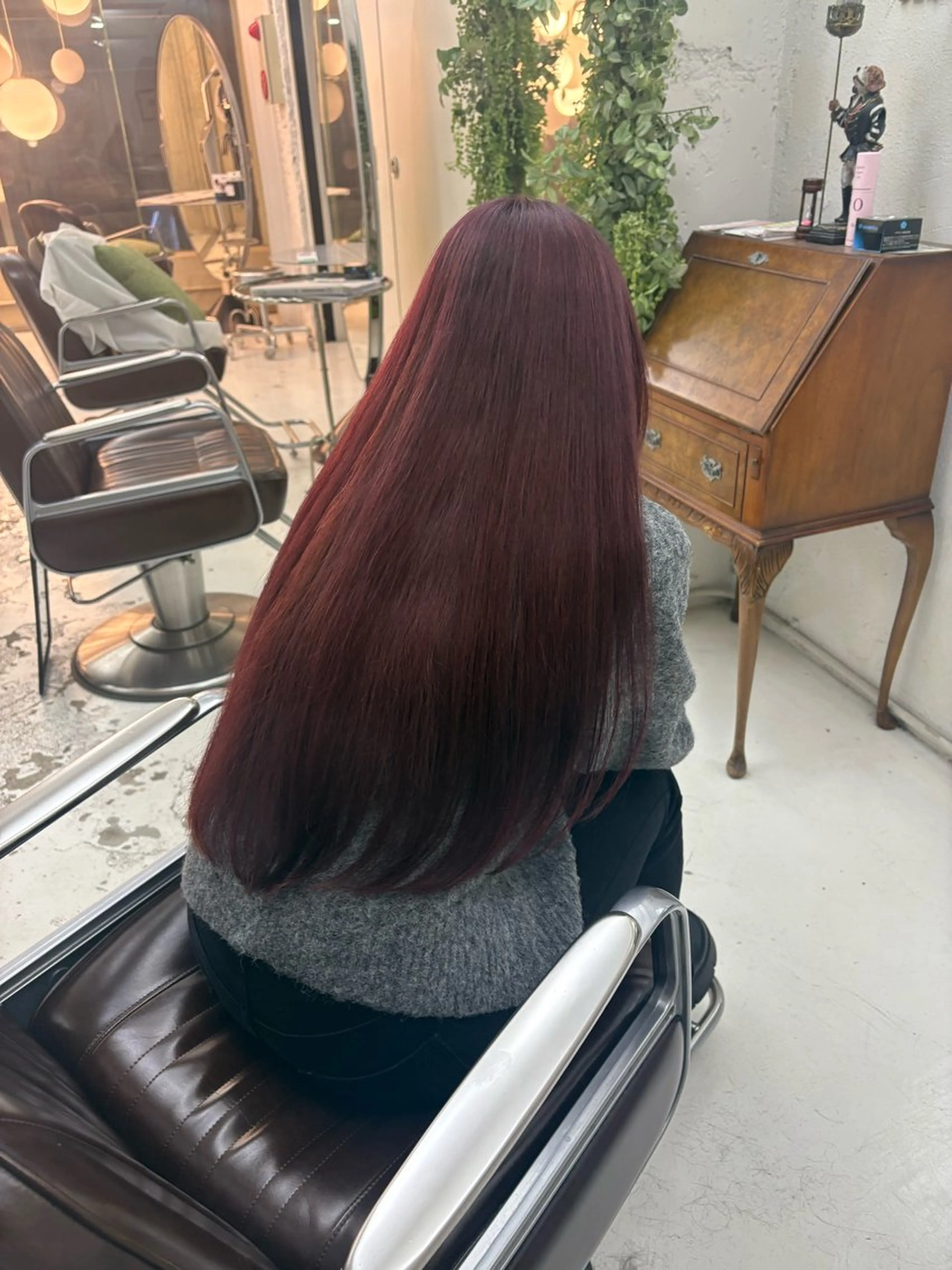 カラー ブリーチ ボルドーカラー ブリーチなしカラー レッドカラー ヘアカラー 表参道/ 🤍IKUMIのヘアスタイル