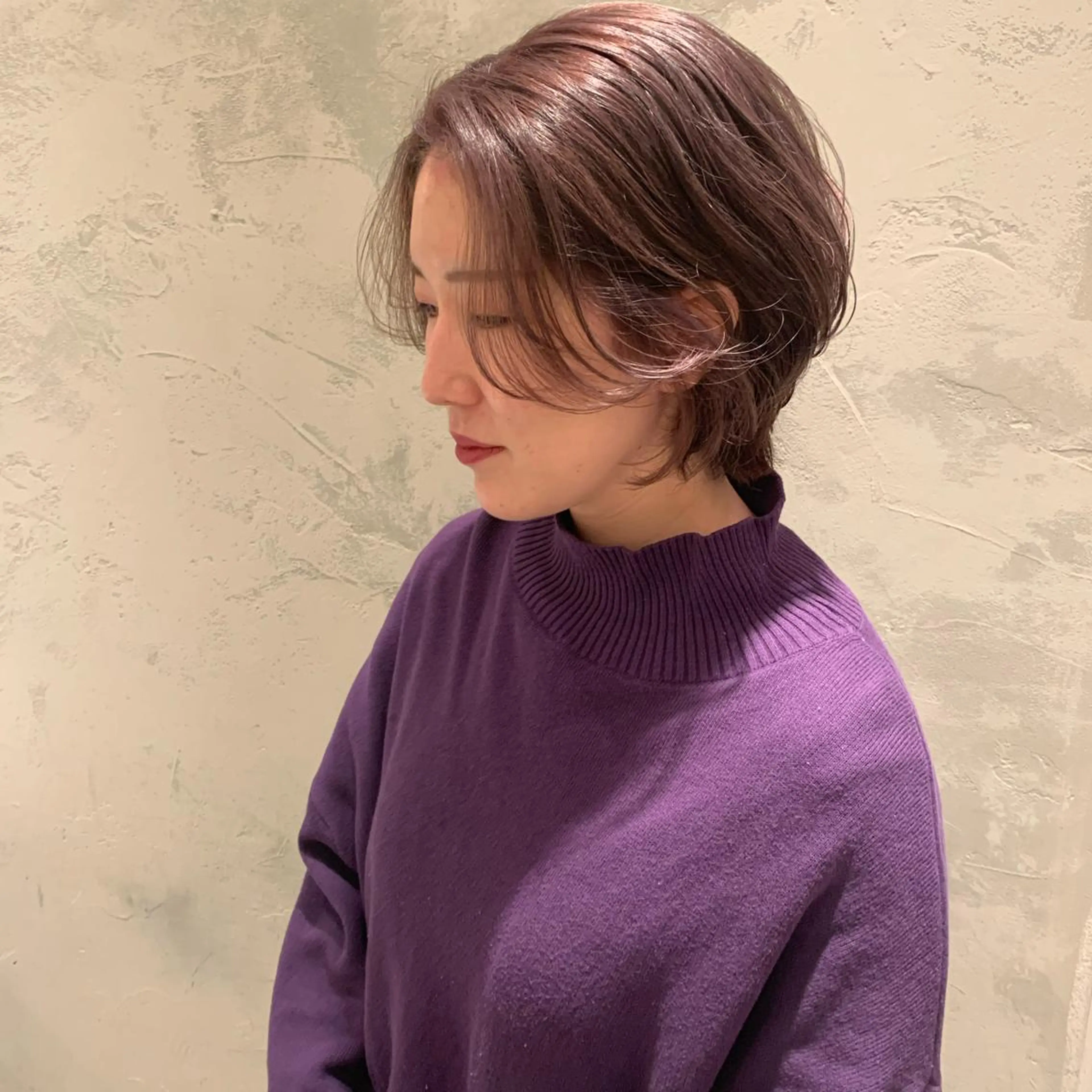 ショート SAKINO. ベージュカラーのヘアスタイル