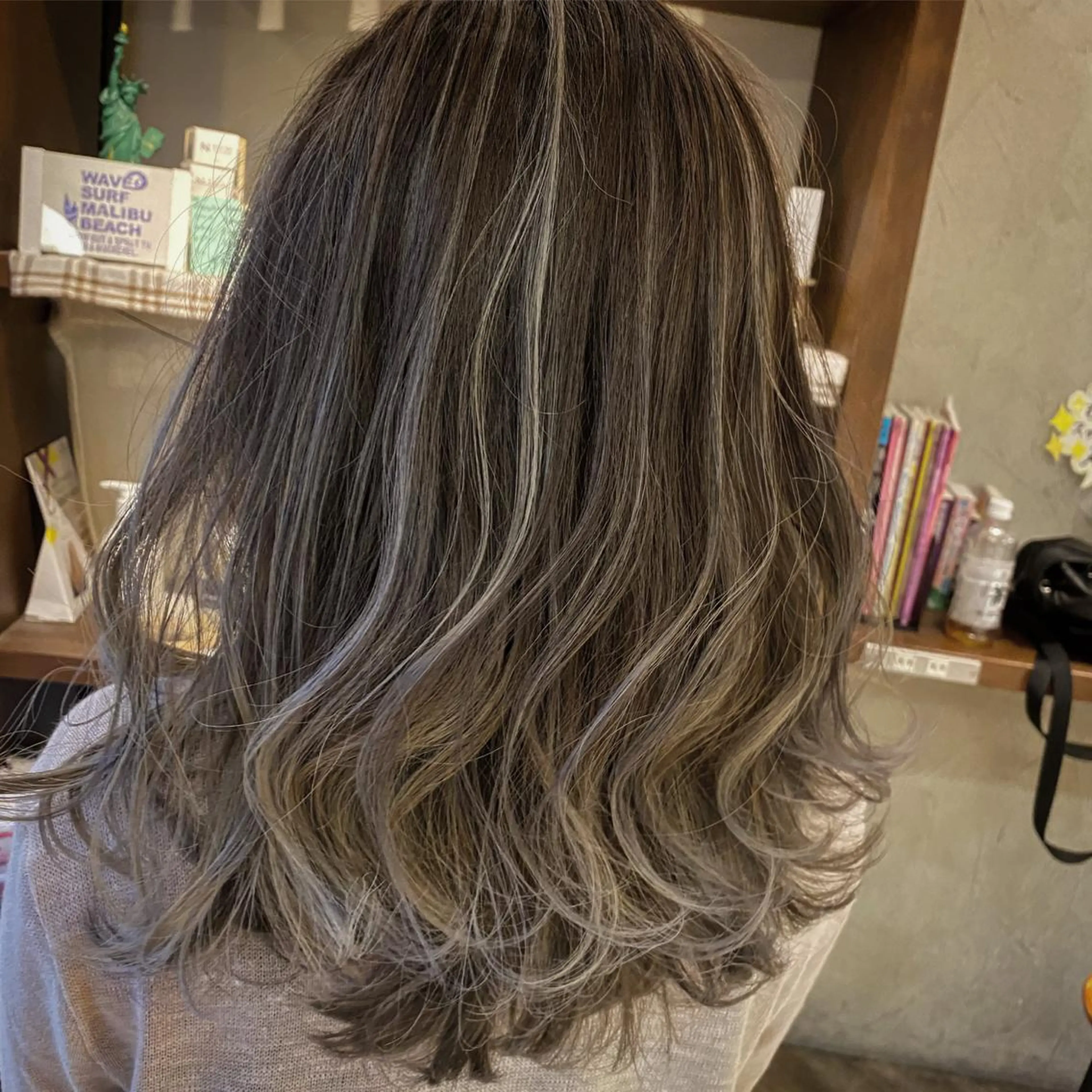 ミディアム カット ヘアカラー 日野 和也のヘアスタイル