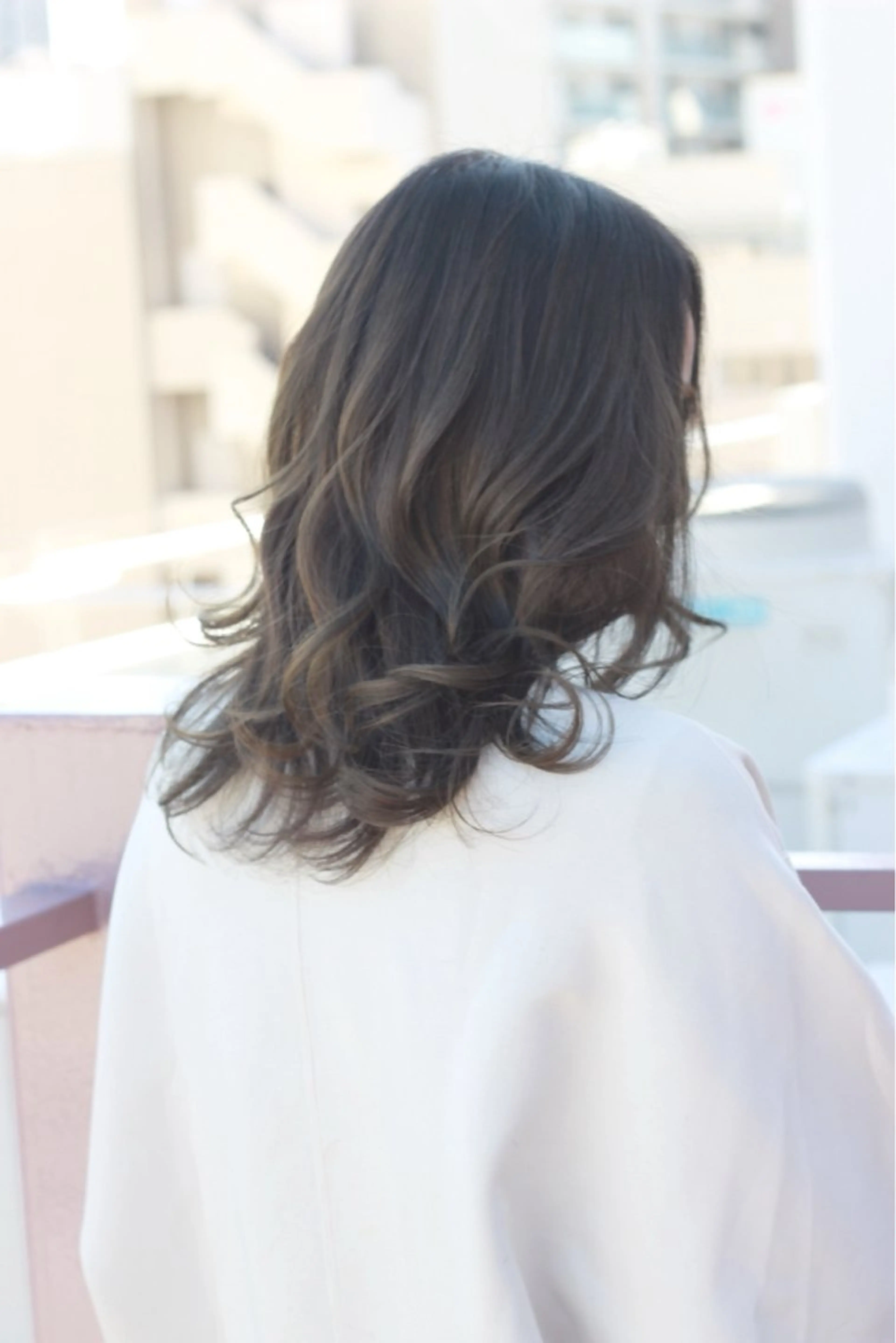 セミロング カラー オリーブカラー ヘアカラー Viage （ビアージュ）のヘアスタイル