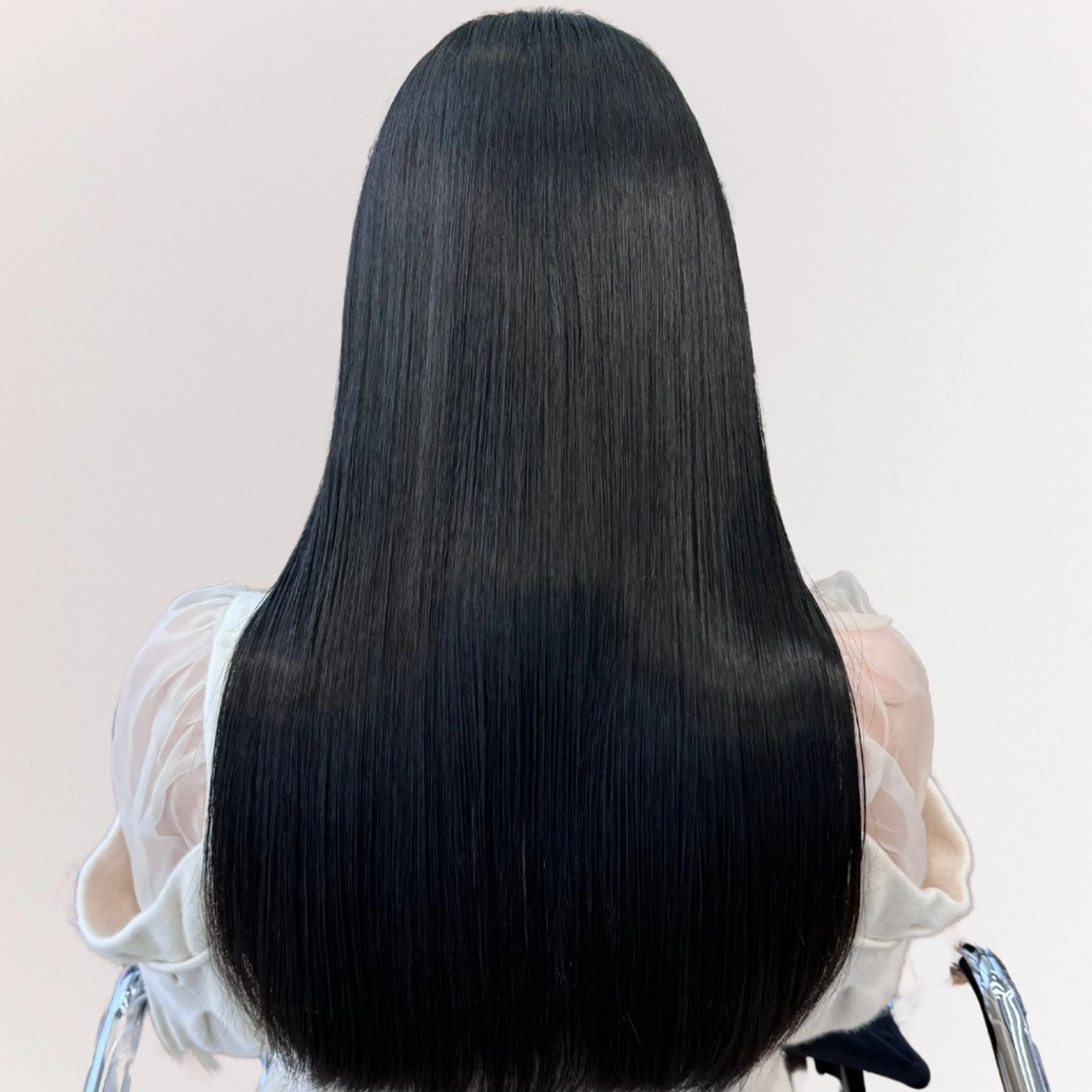 セミロング パーマ ナチュラルに目を惹く デザイン/KOHNOのヘアスタイル