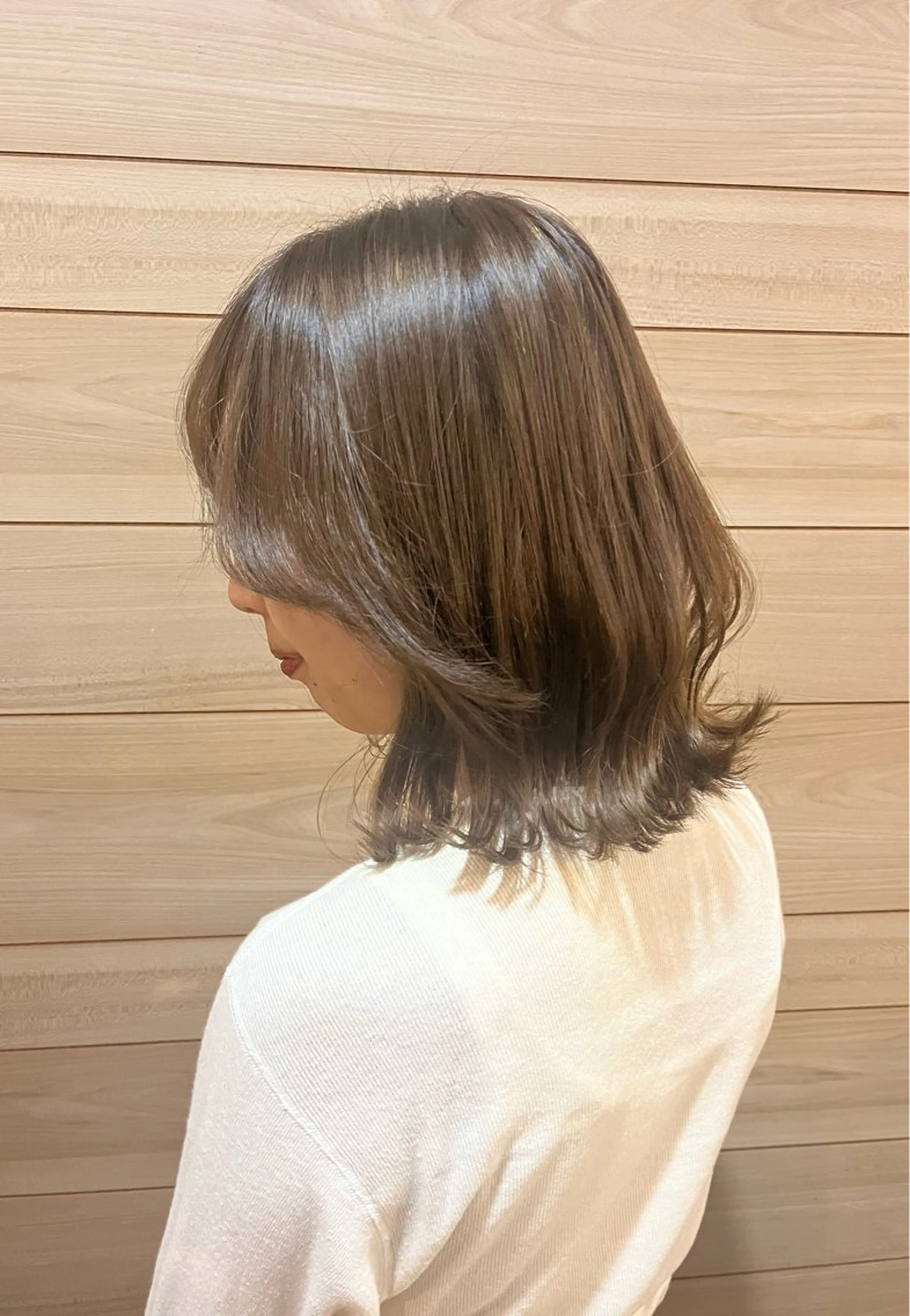 ミディアム カラー ベージュカラー 栗林 姫花のヘアスタイル