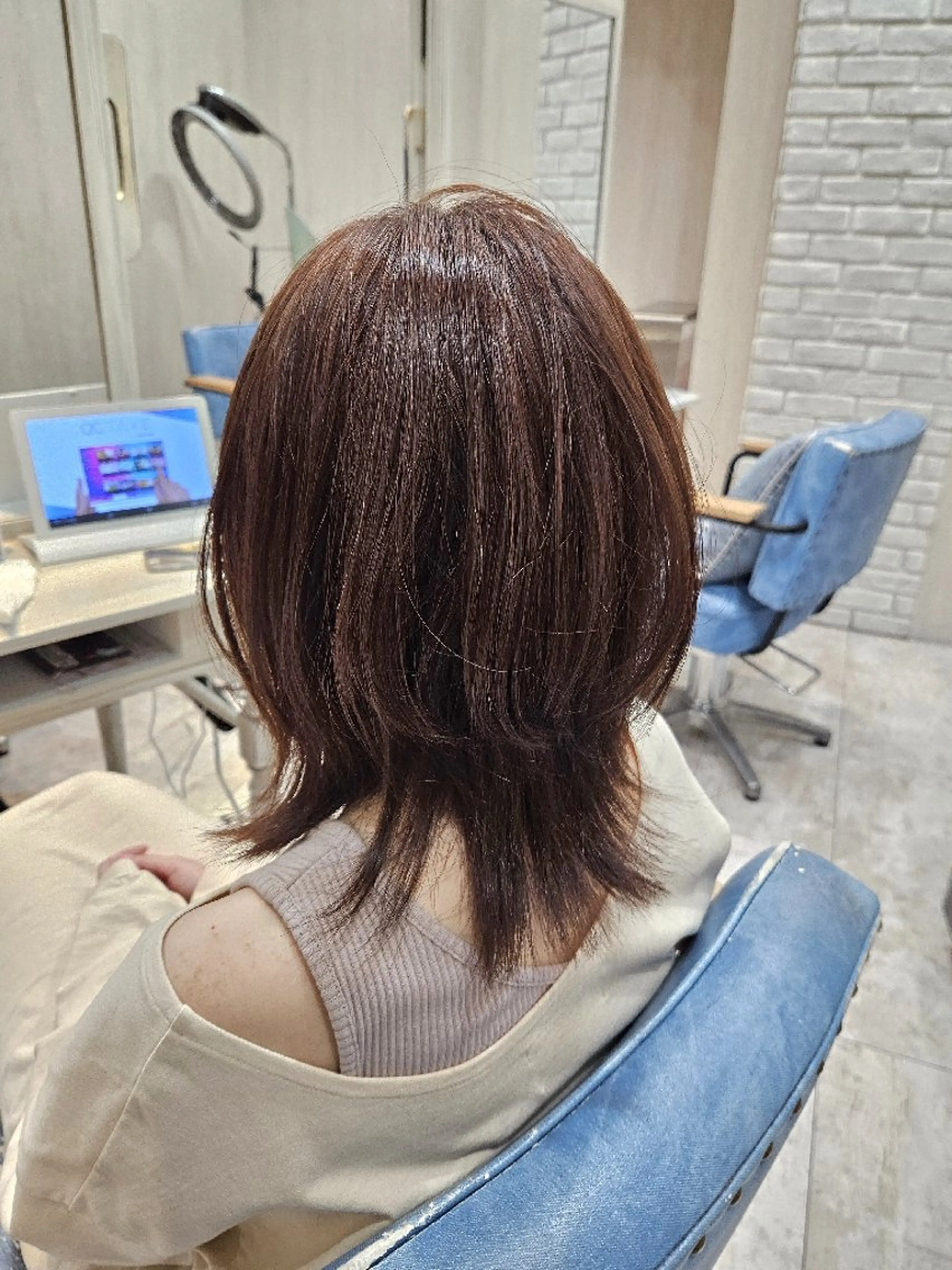 ミディアム カラー 顔周りカット ハッシュカット レイヤーカット カット ヘアカラー トリートメント レイヤーカット/ 髪質改善/代表西村のヘアスタイル