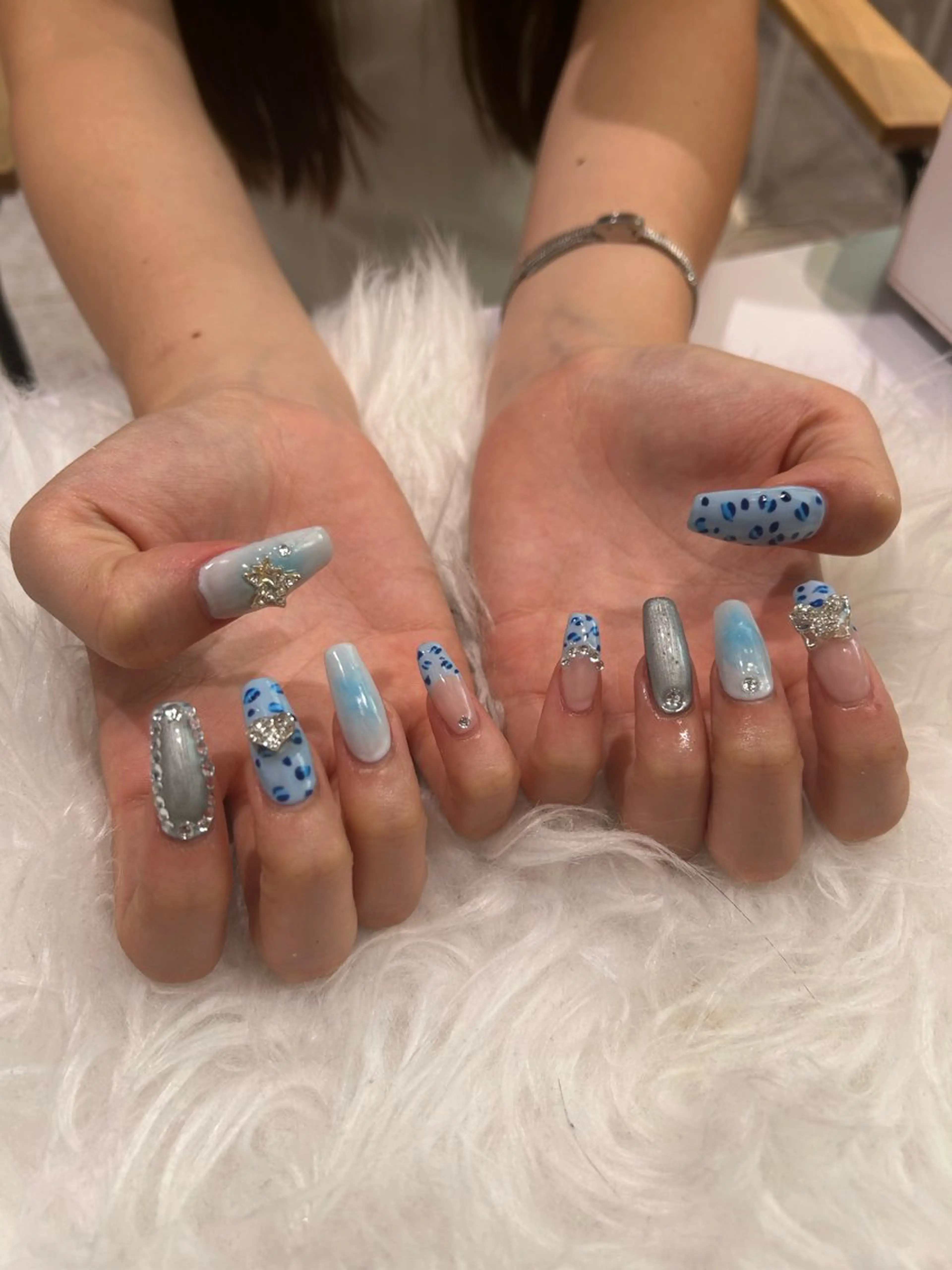 ネイル ハンドネイル ♡ハイトーン★ ネイル/しの♡のヘアスタイル