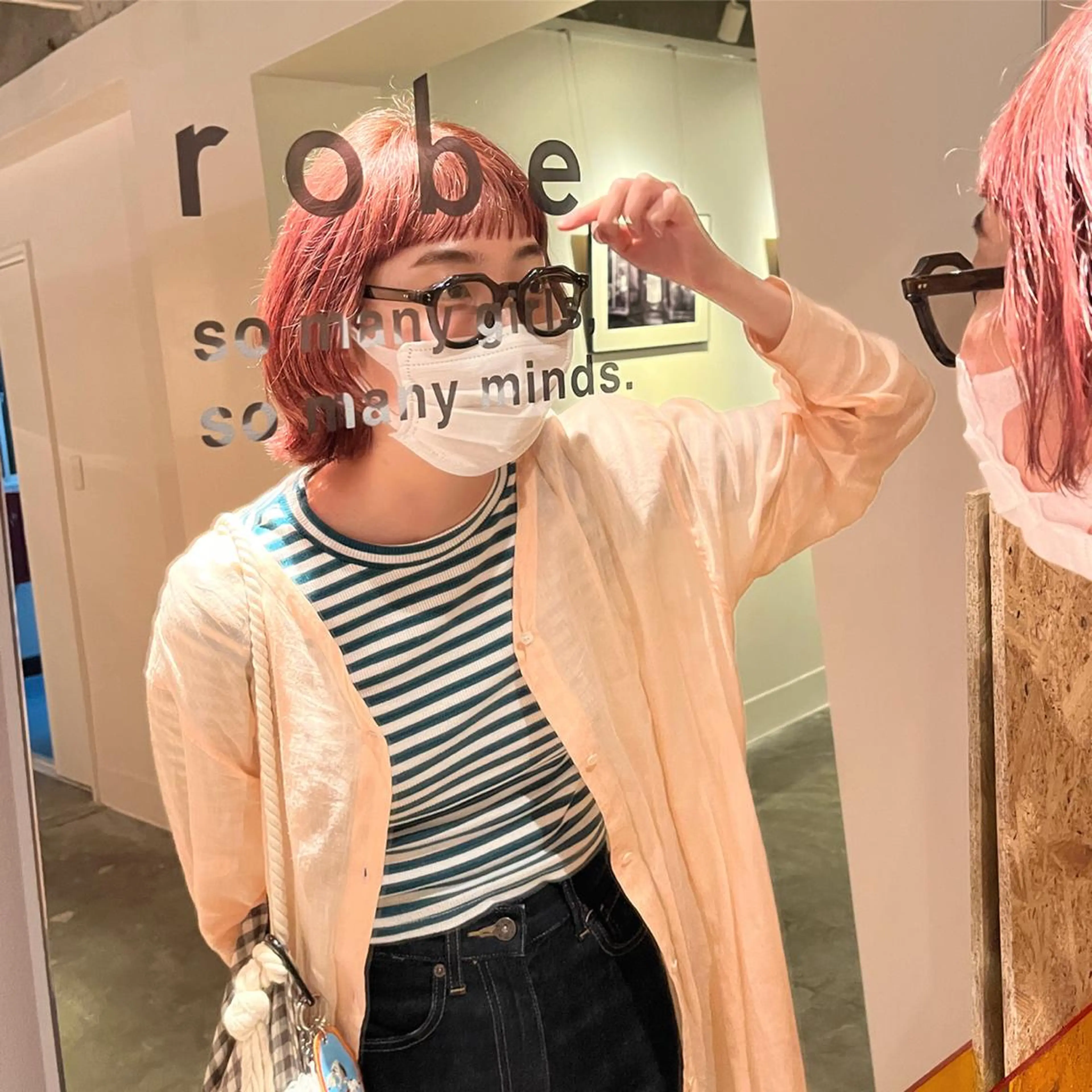 ミディアム カラー オレンジ ピンクカラー robe 田中 実友のヘアスタイル
