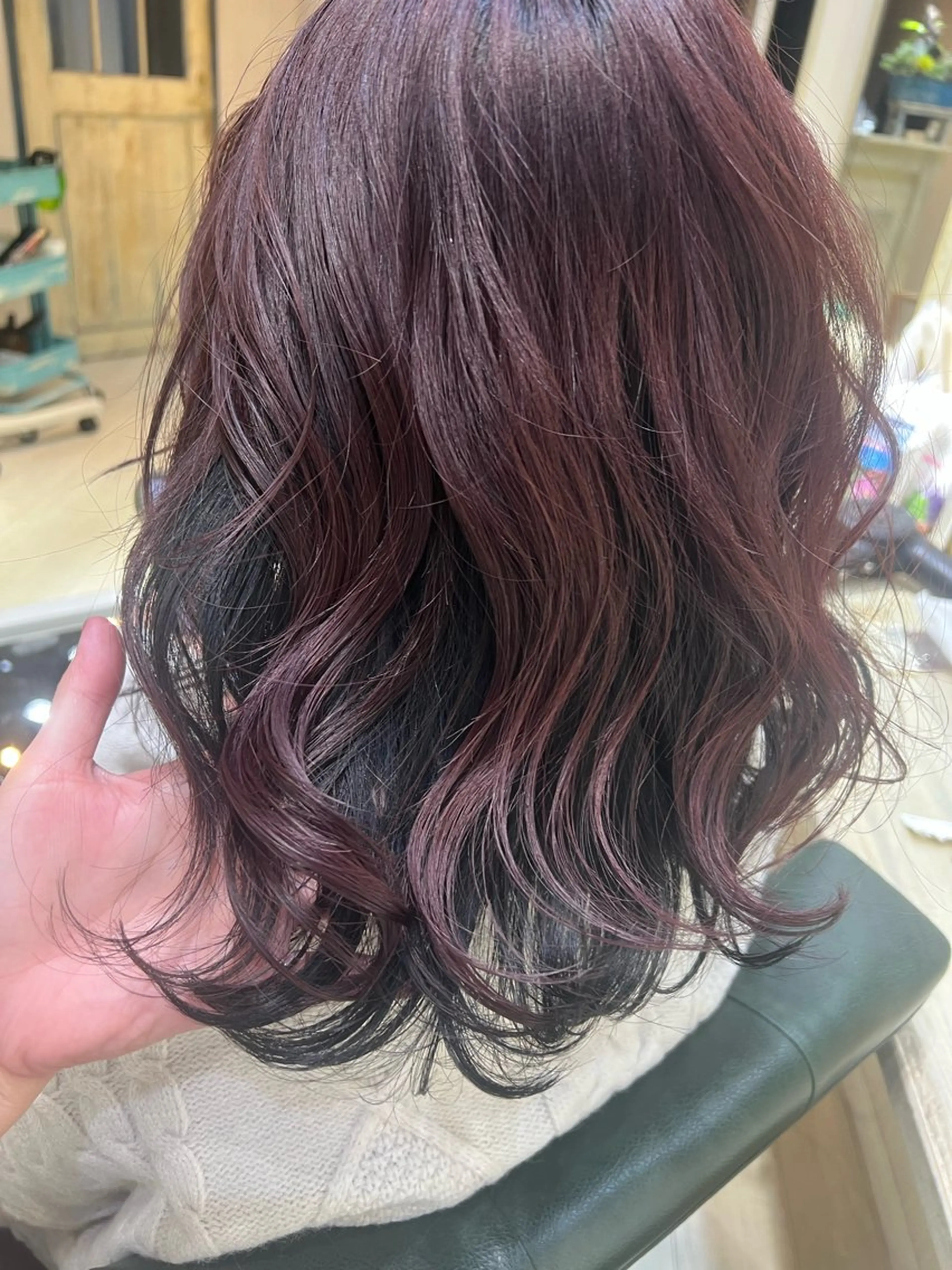 セミロング カラー ブリーチ インナーカラー ブリーチなしカラー レッドカラー たけかわ みずきのヘアスタイル