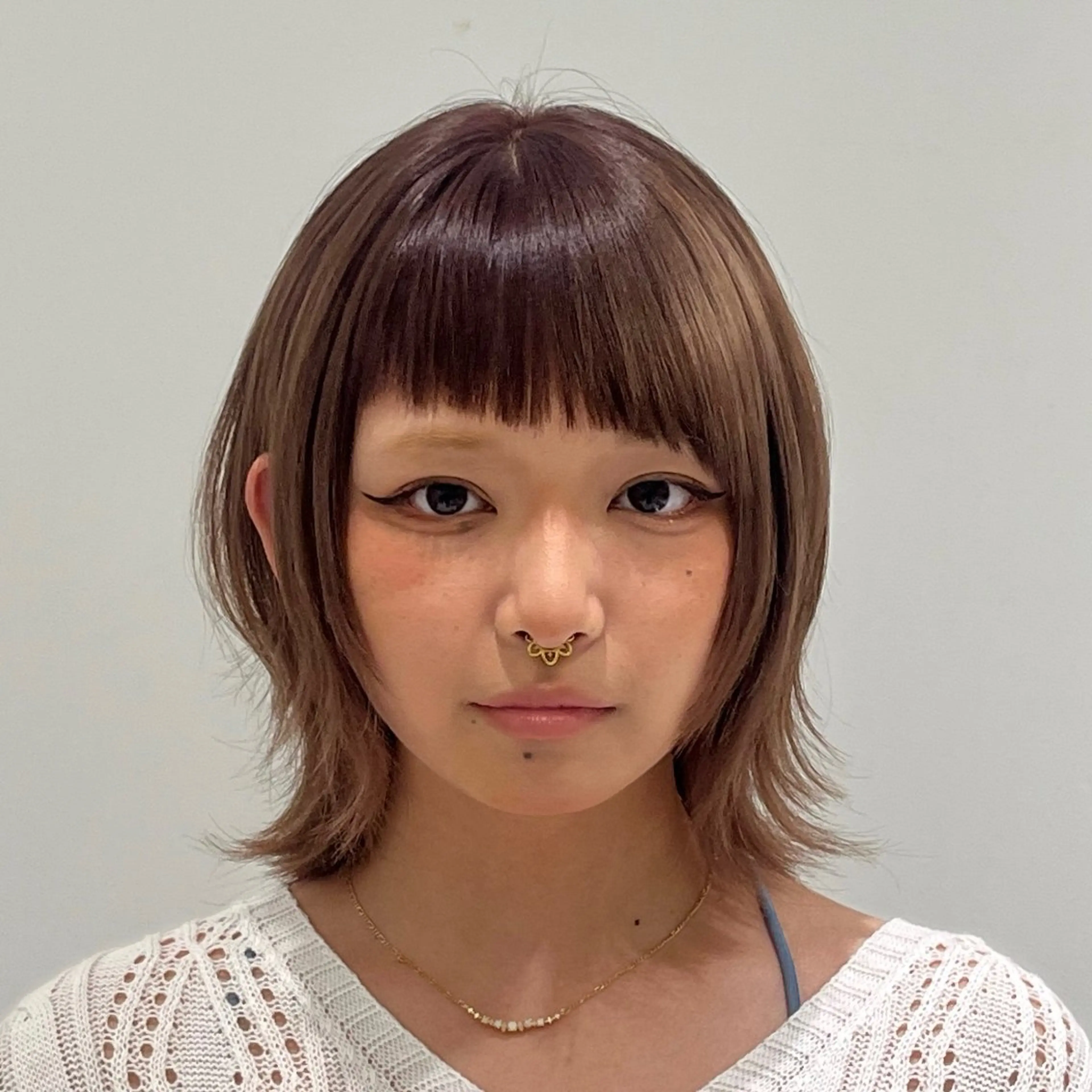 ショート カラー ブラウンカラー ピンクカラー ピンクブラウン レイヤーカット シャギー 橋本 七海のヘアスタイル