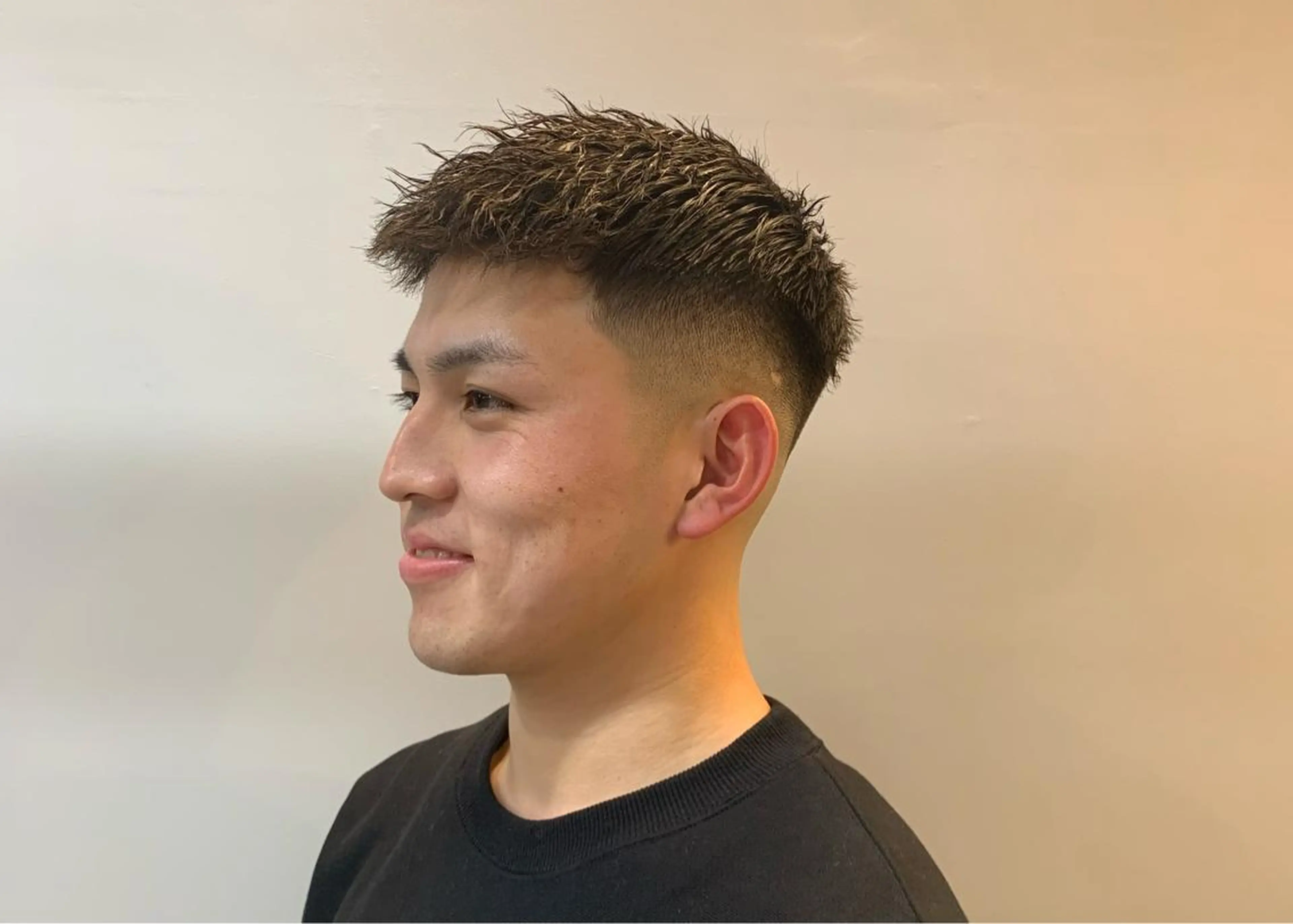 ショート メンズ フェードカット メンズパーマ メンズカット 大畑公平のヘアスタイル