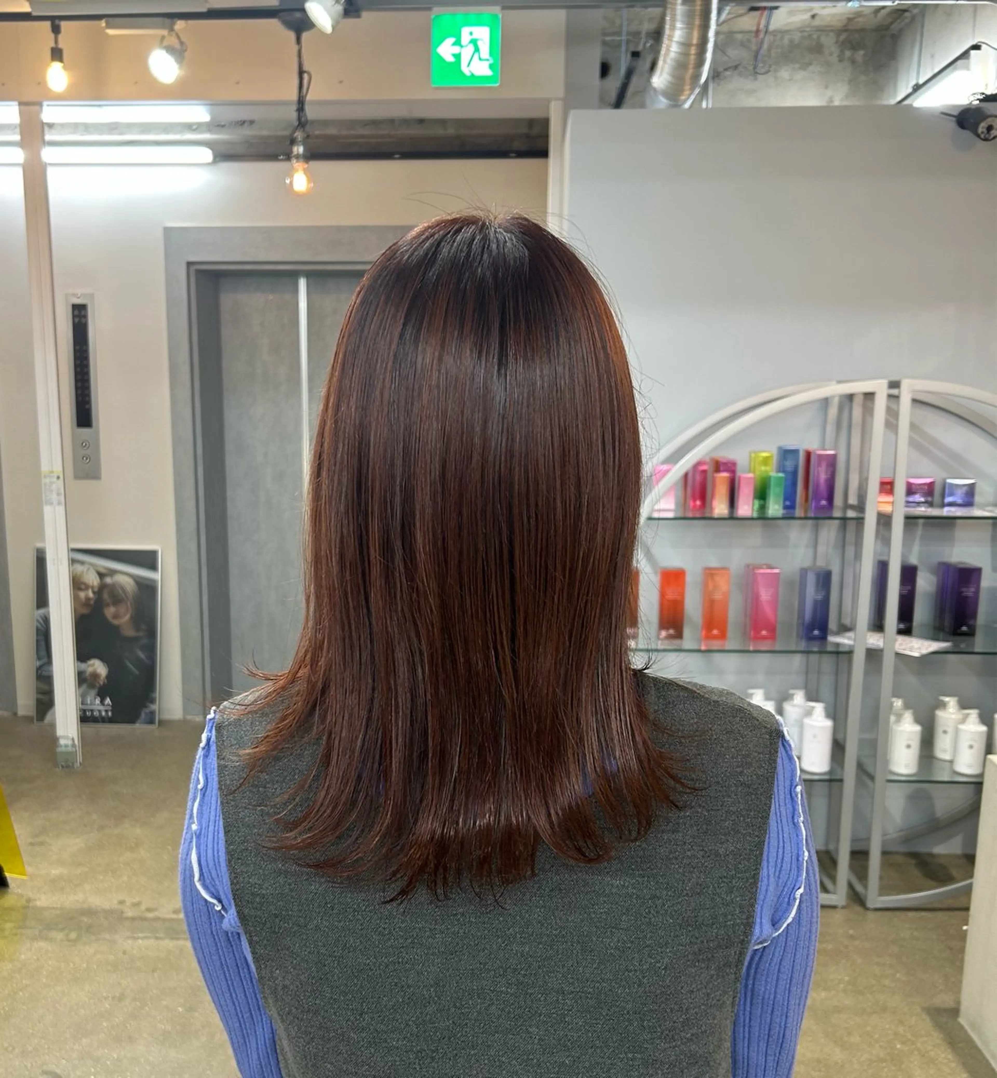 ミディアム カラー サワムラ ソナタのヘアスタイル