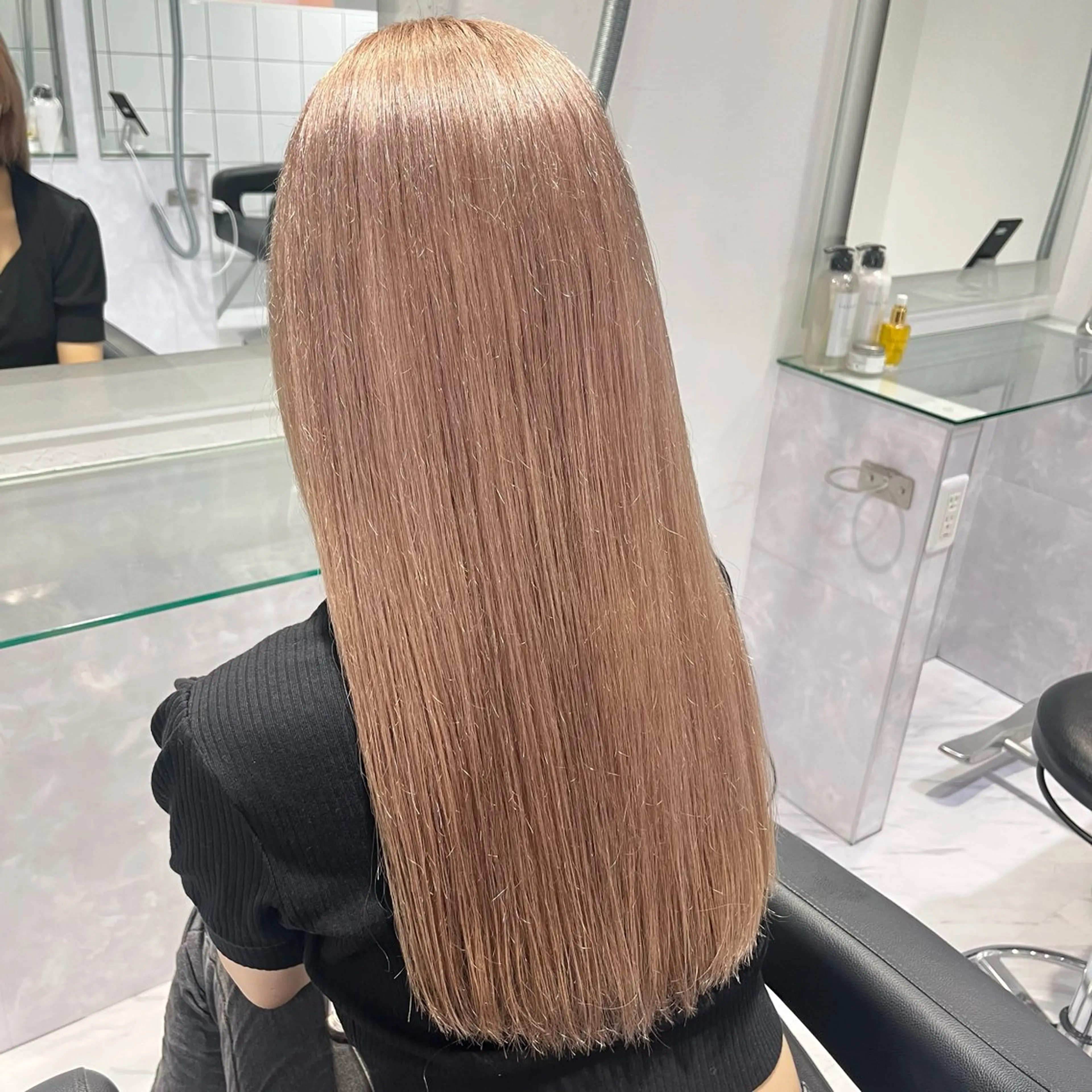 ロング カラー 🫧うる艶トレンド 🫧透明感カラーのヘアスタイル