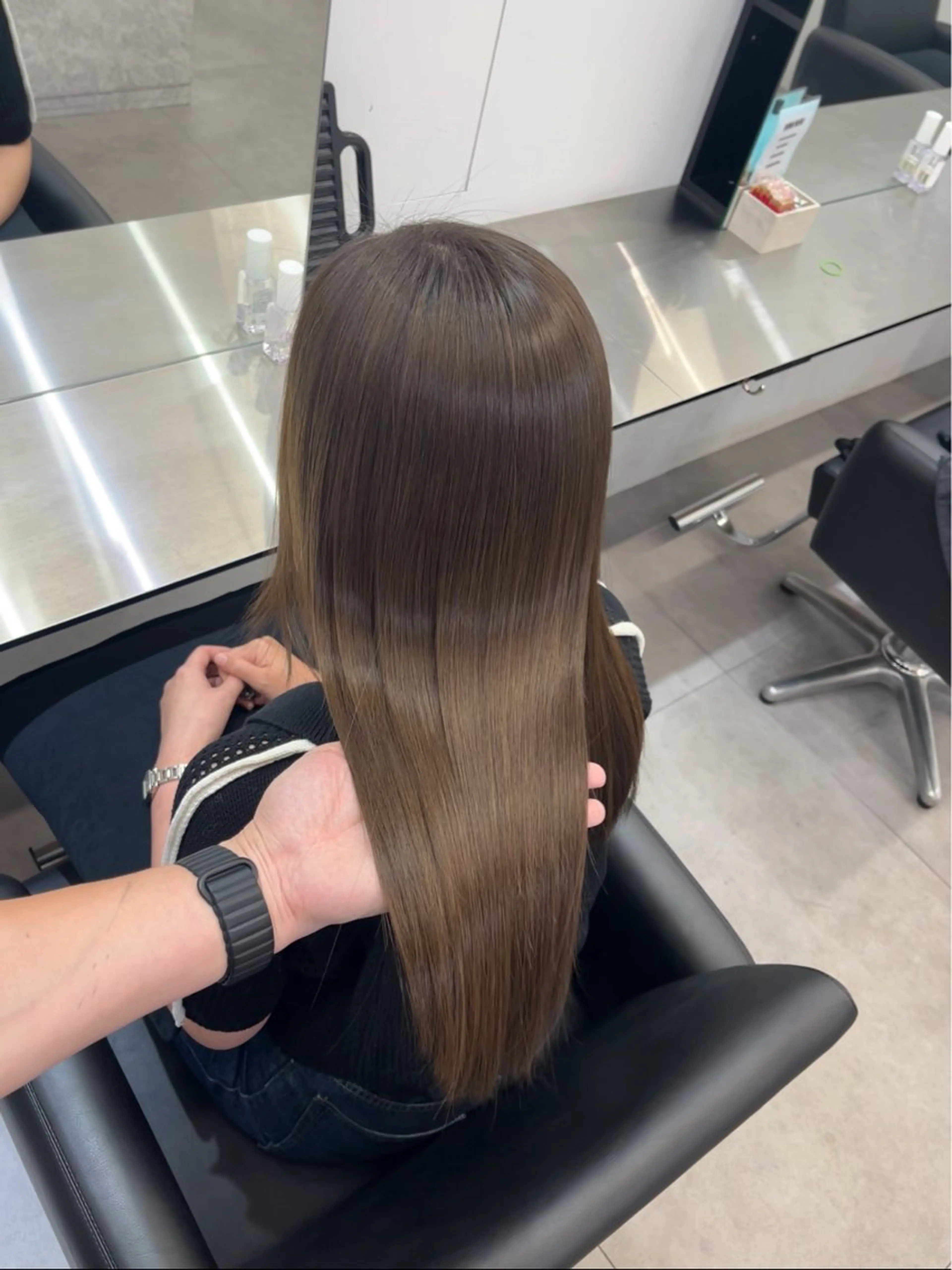 セミロング カット ヘアカラー 縮毛矯正 トリートメント 髪質改善/縮毛矯正 梅田茶屋町/西尾祐作のヘアスタイル