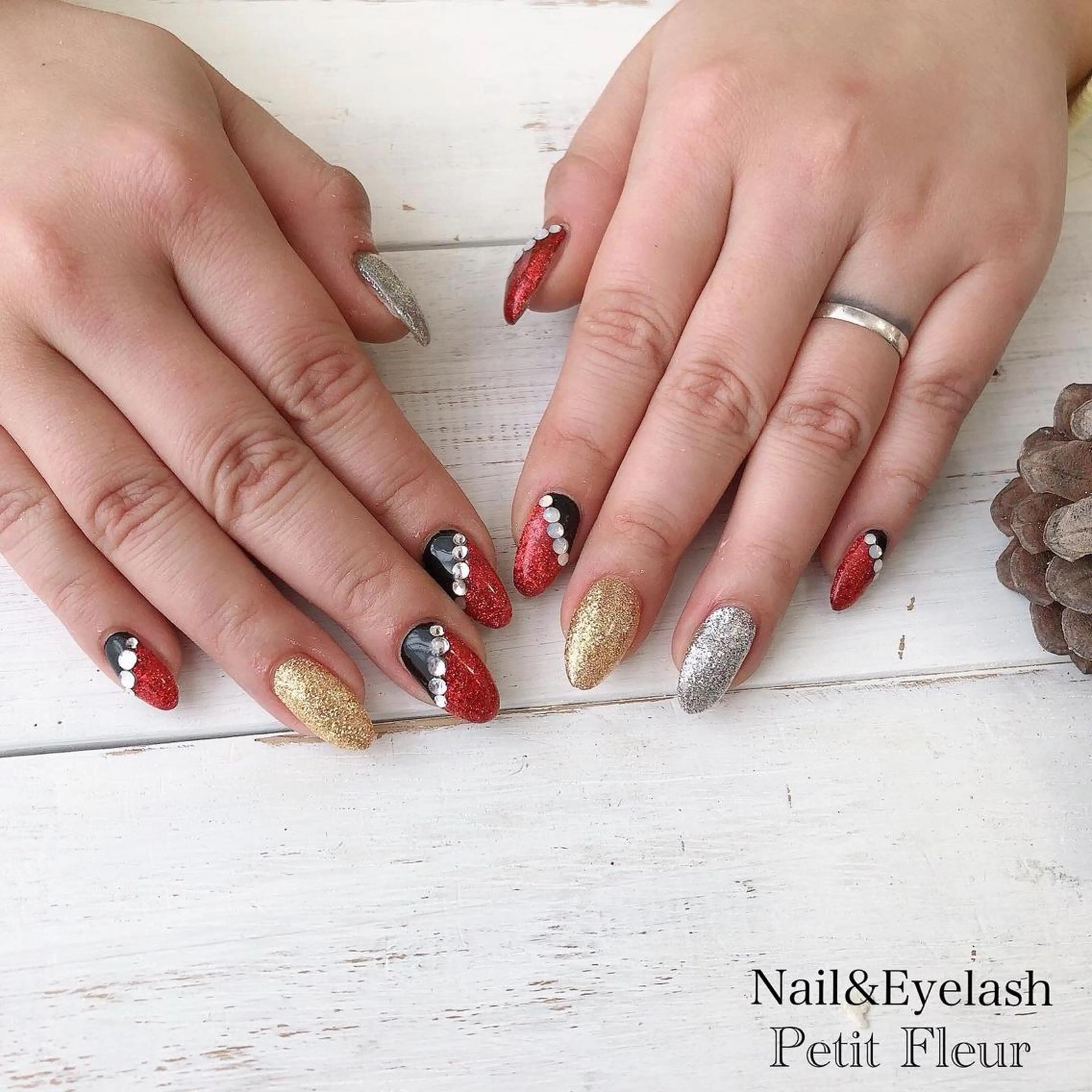 ネイル Petit Fleur所属・青柳 亜梨奈のマツエク・マツパデザイン