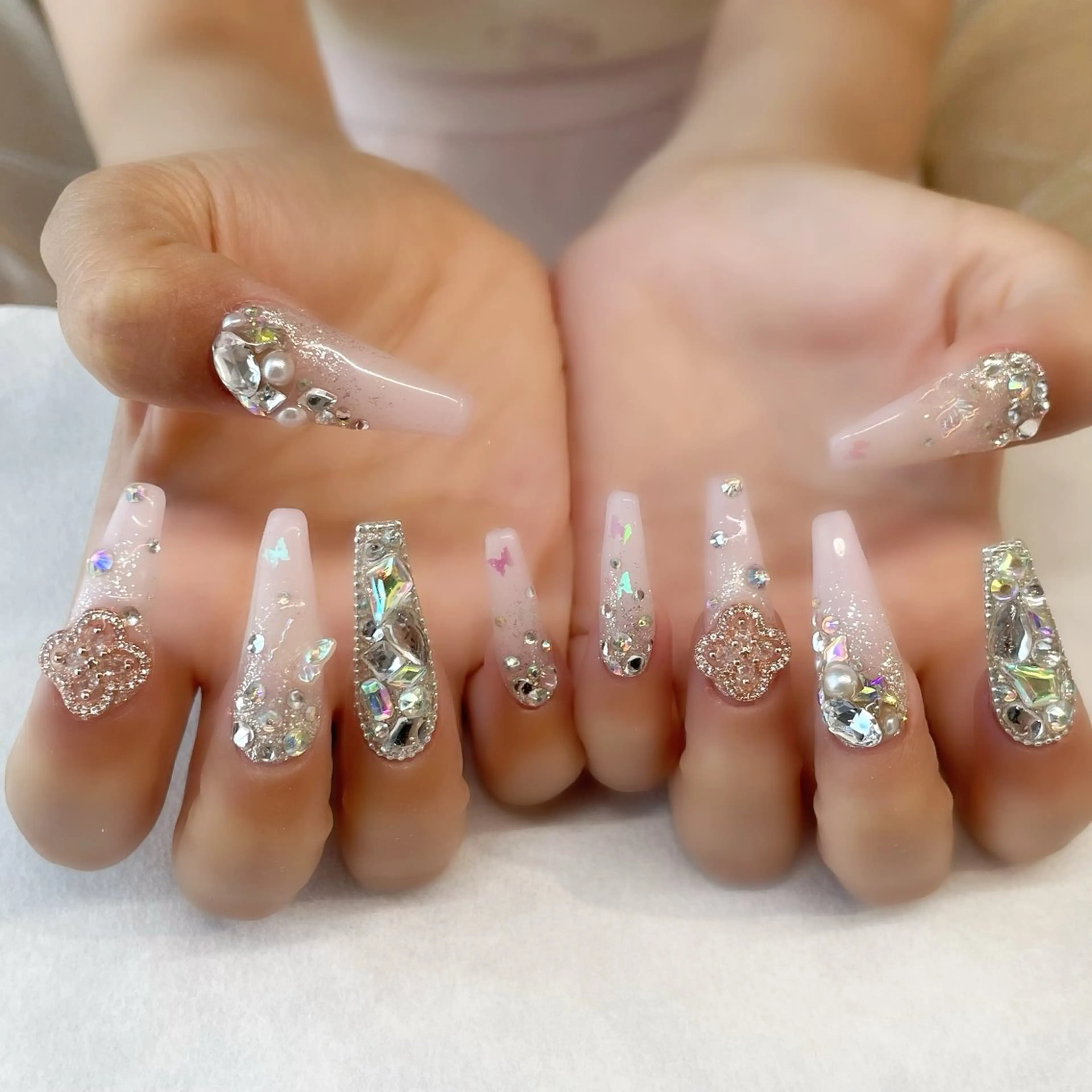 ネイル ハンドネイル 💎🐰 saki. m 🐰💎のネイルデザイン