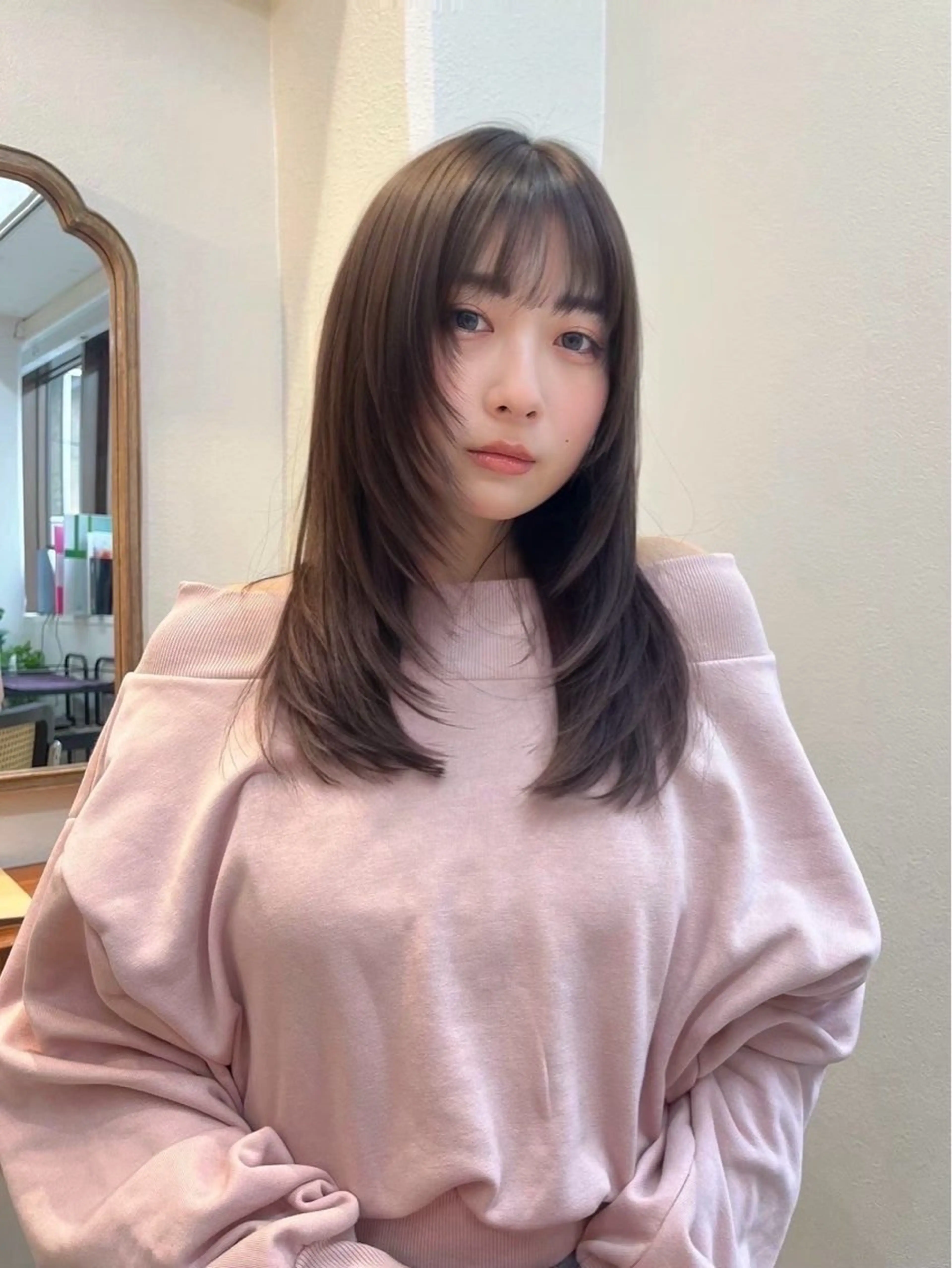 セミロング 小林 美月  透明感カラーのヘアスタイル