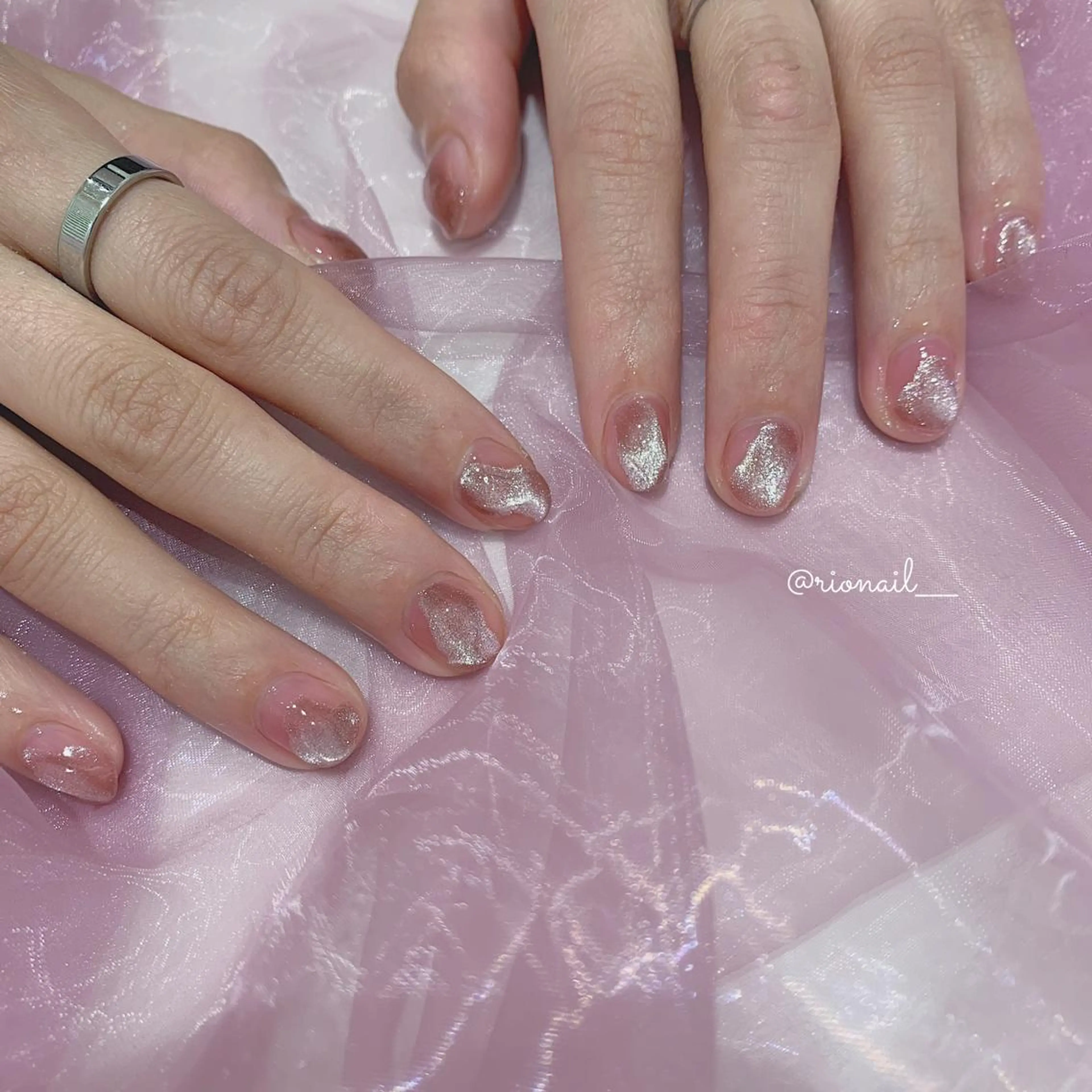 ネイル アートネイル 𝘙𝘪𝘰𝘯𝘢 ...🕯🤍のネイルデザイン