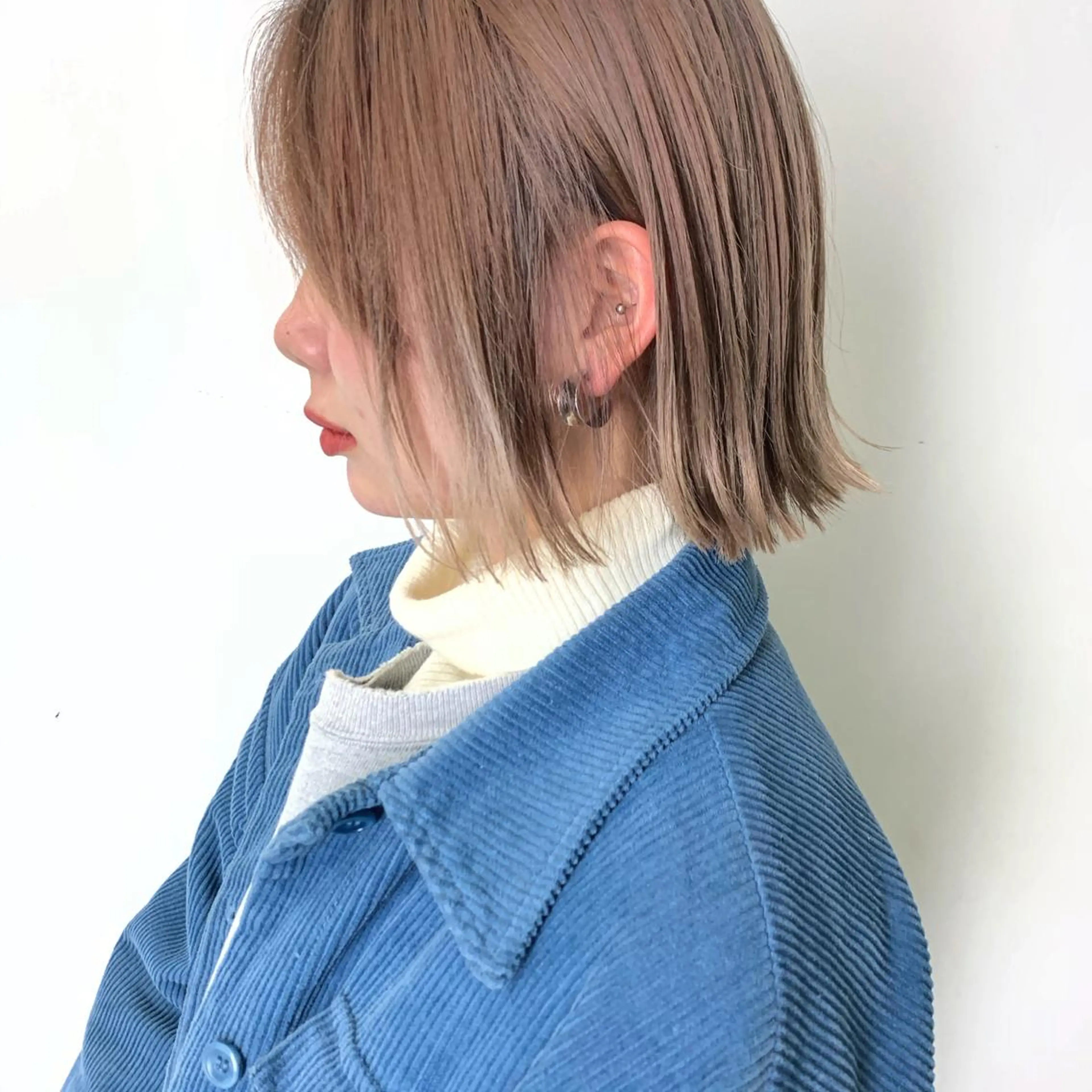 ミディアム カラー ベージュカラー ミルクティーベージュ ひらやま りょういちのヘアスタイル