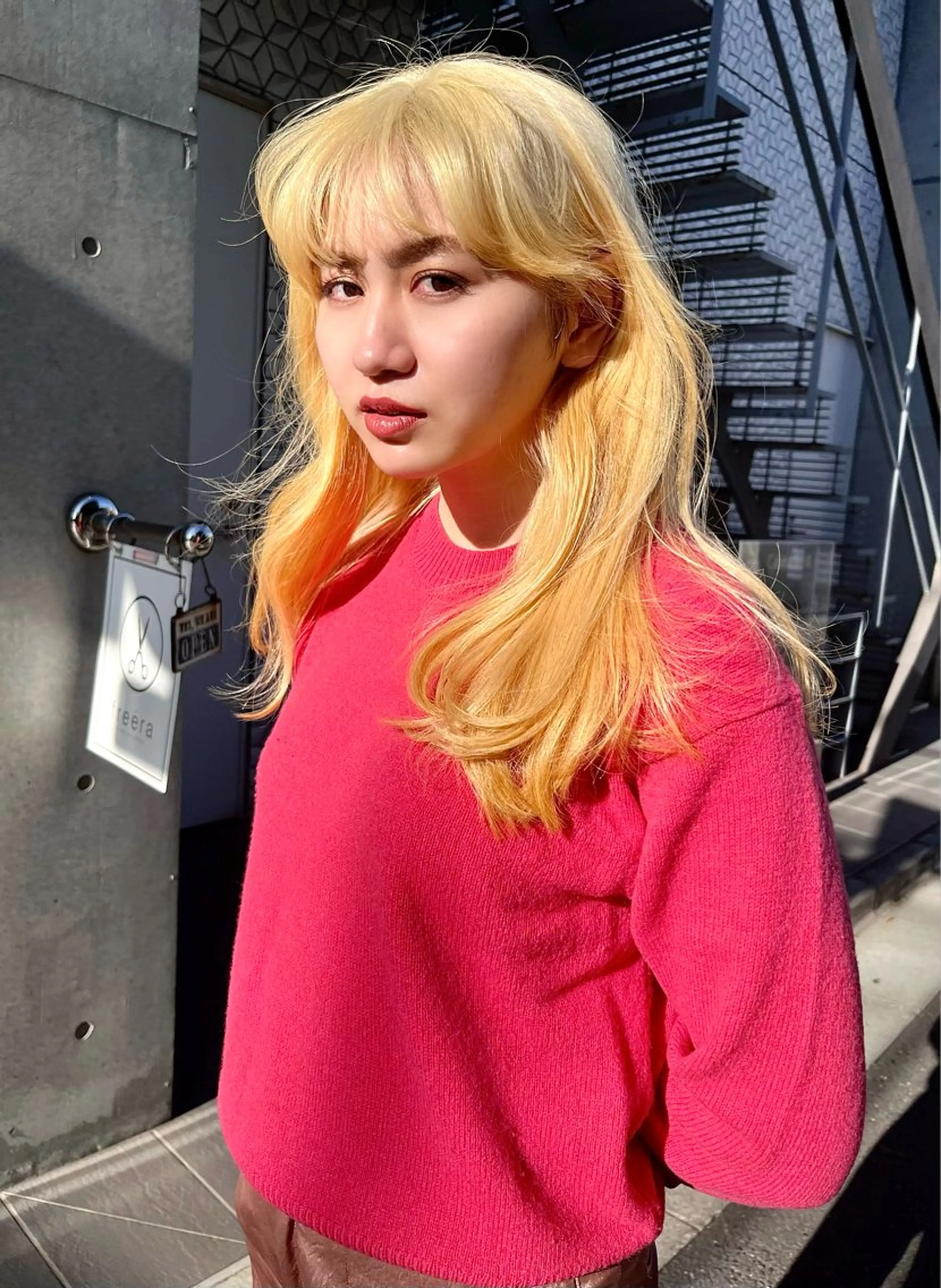 ロング カラー レイヤーカット/ 酸性ストレート梅田のヘアスタイル