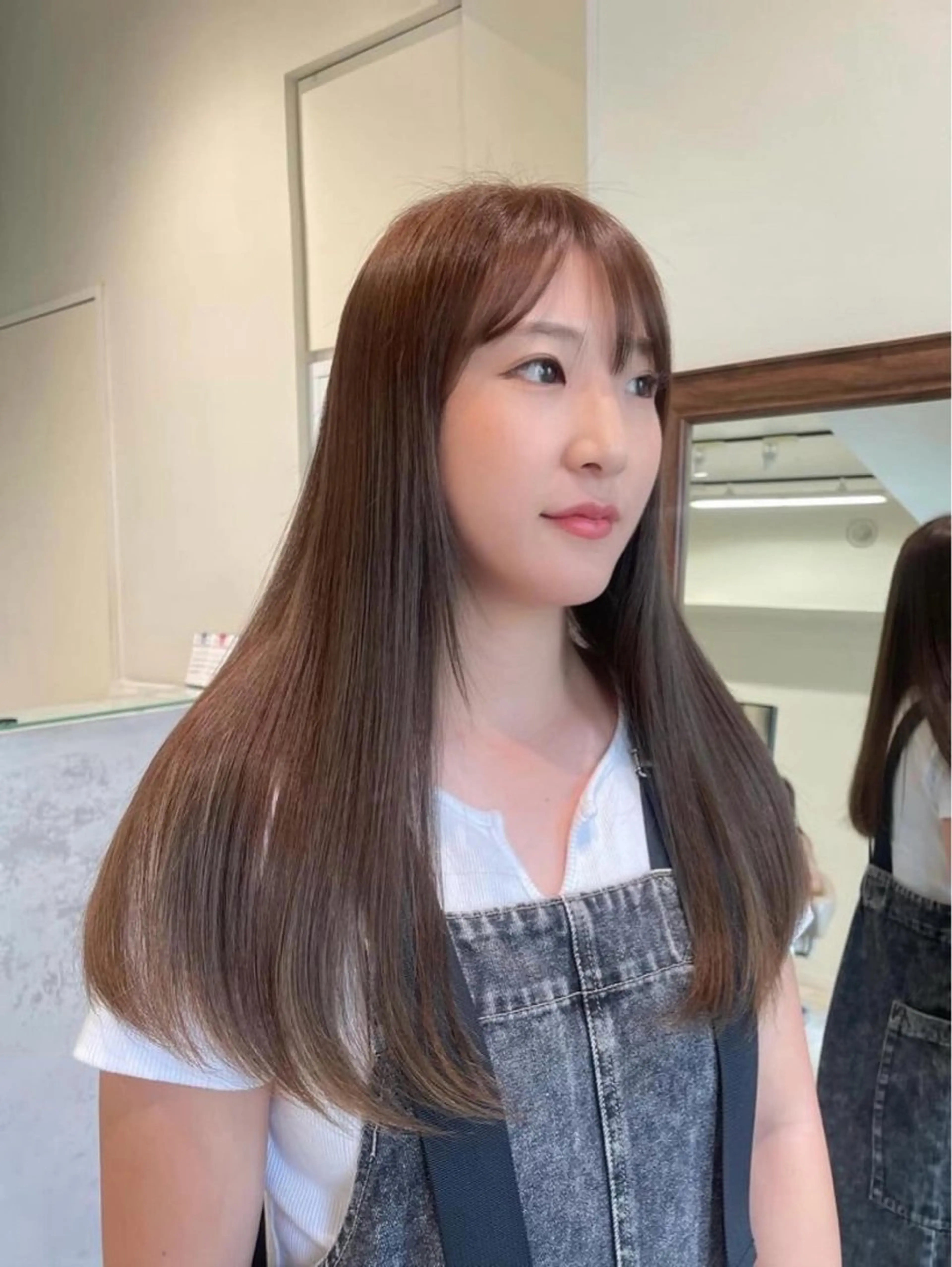 セミロング カラー 垢抜け小顔レイヤー オリーブ/スミレのヘアスタイル