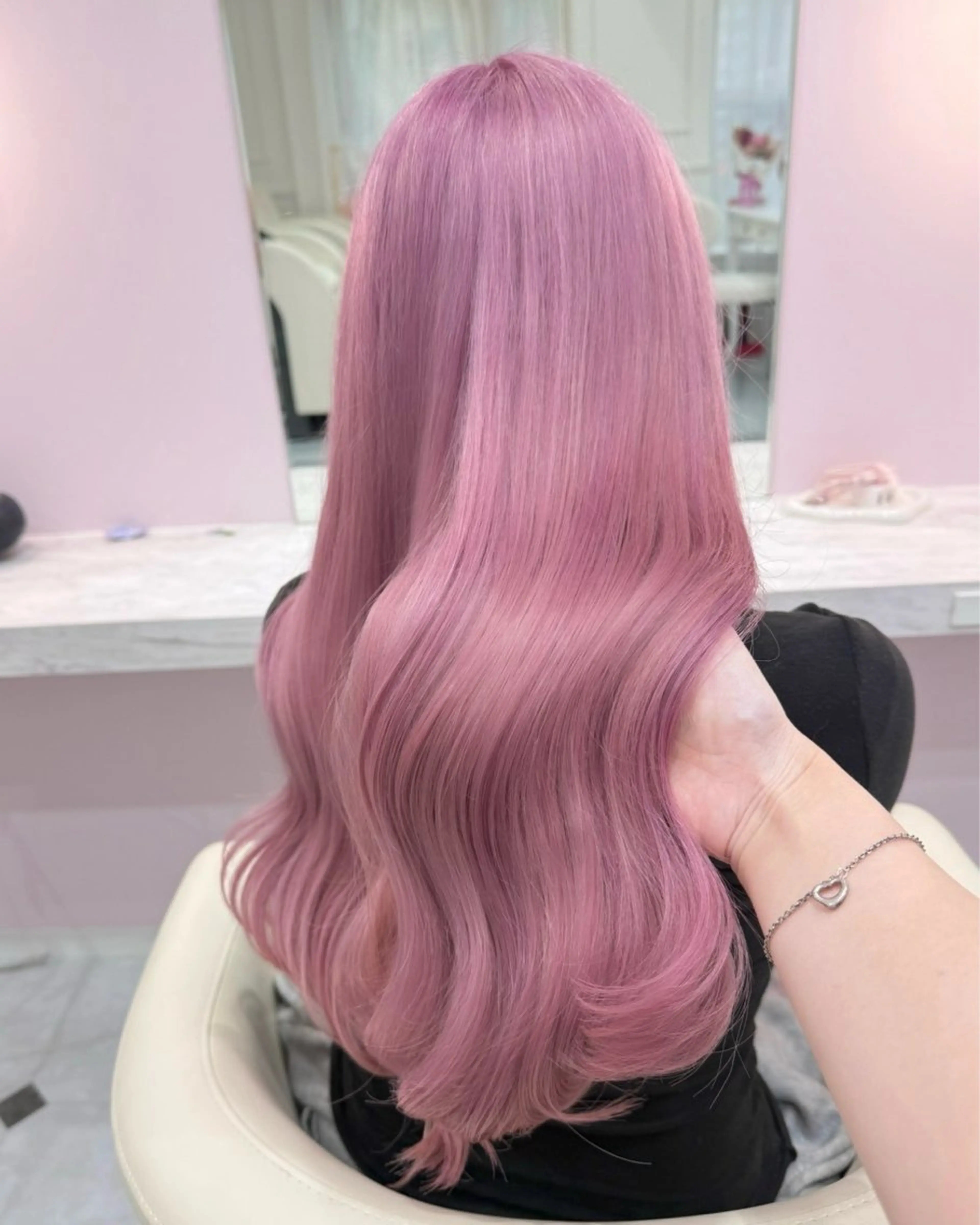 ロング カラー ブリーチ 透明感カラー ハイトーンカラー ヘアカラー ハイトーンカラー💞 くるみ🎀のヘアスタイル