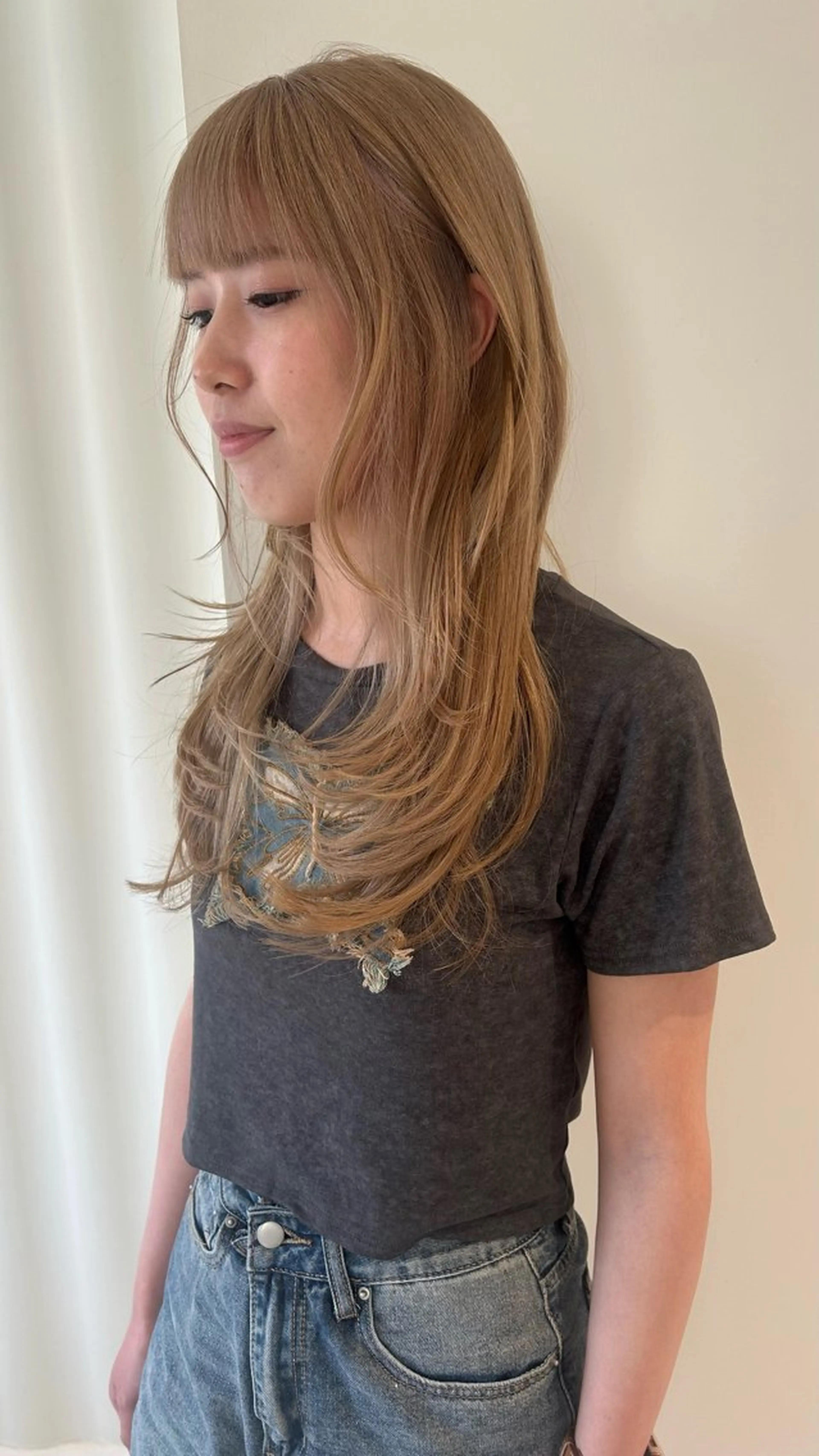 ロング カラー ベージュカラー ミルクティーベージュ レイヤーカット カット ヘアカラー 海外レイヤー /NAGISAのヘアスタイル