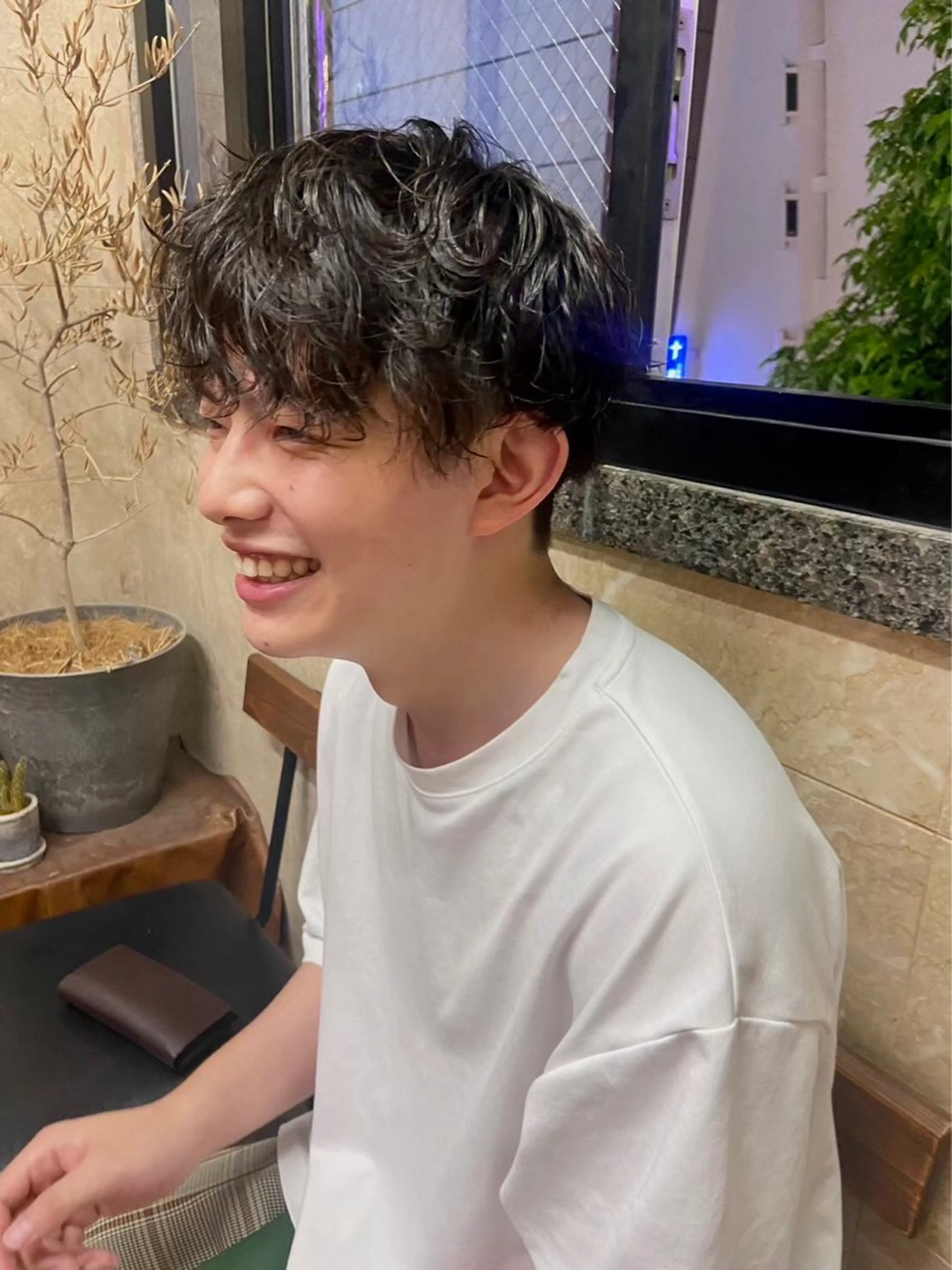 ミディアム パーマ メンズ カット ヘアカラー トリートメント lana hair 新宿/髪質改善のヘアスタイル