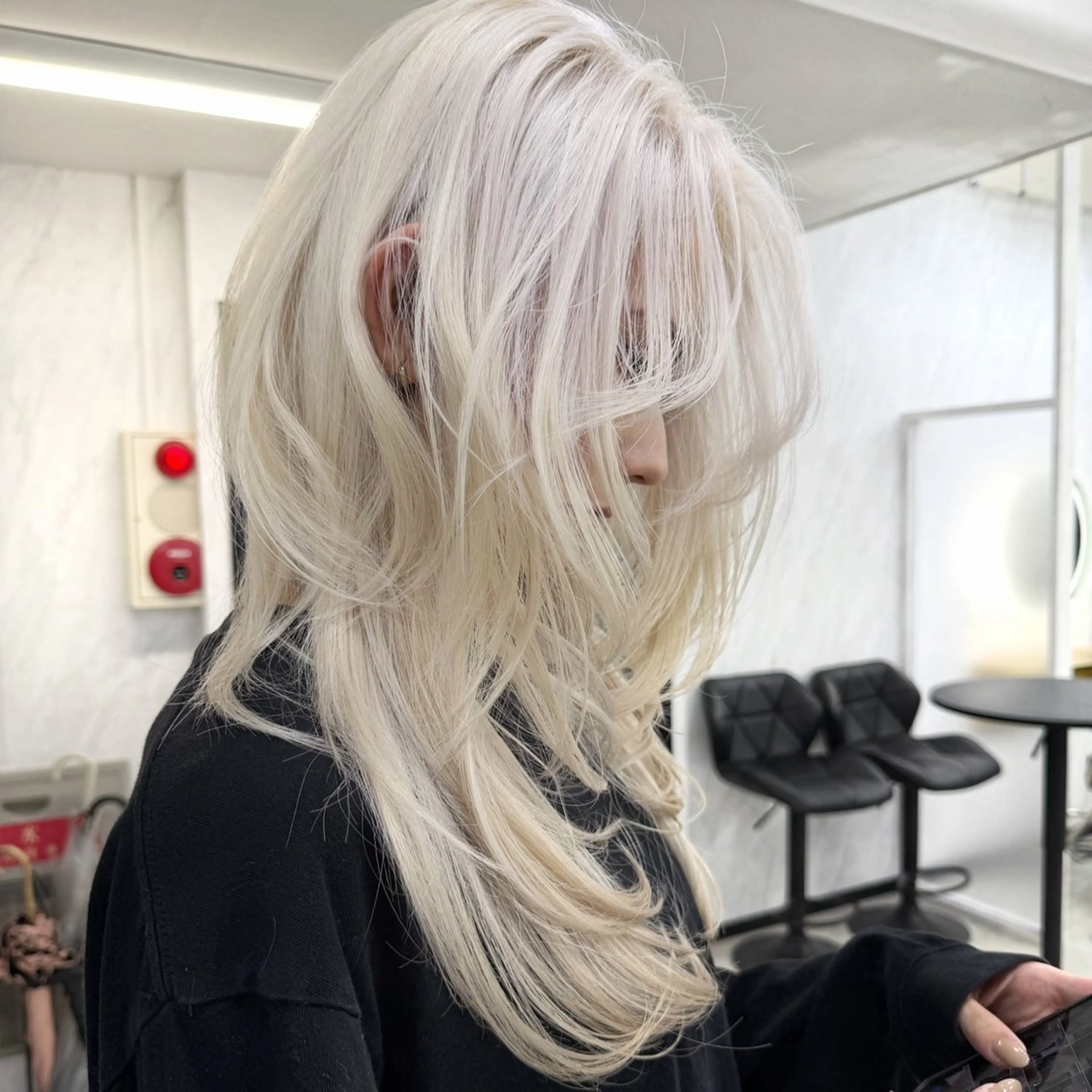 ロング カラー シールエクステ ハイトーンカラー エクステ ヘアカラー シールエクステ特化 ハイトーン、NANAのヘアスタイル