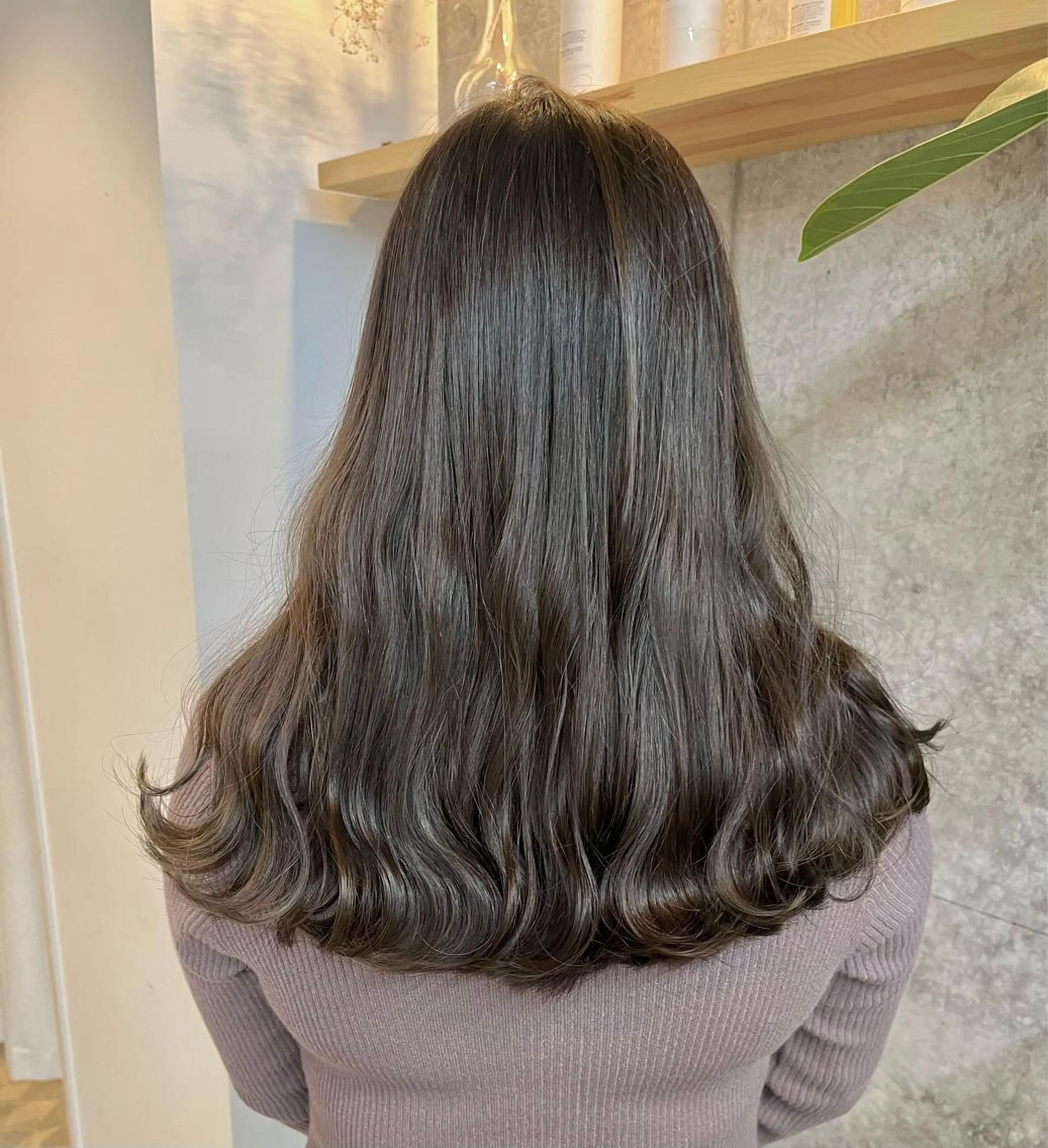 セミロング カラー ブリーチ ケアブリーチ ダブルカラー イヤリングカラー ハイライトカラー カット ヘアカラー ハイトーンカラ ー/小川のヘアスタイル