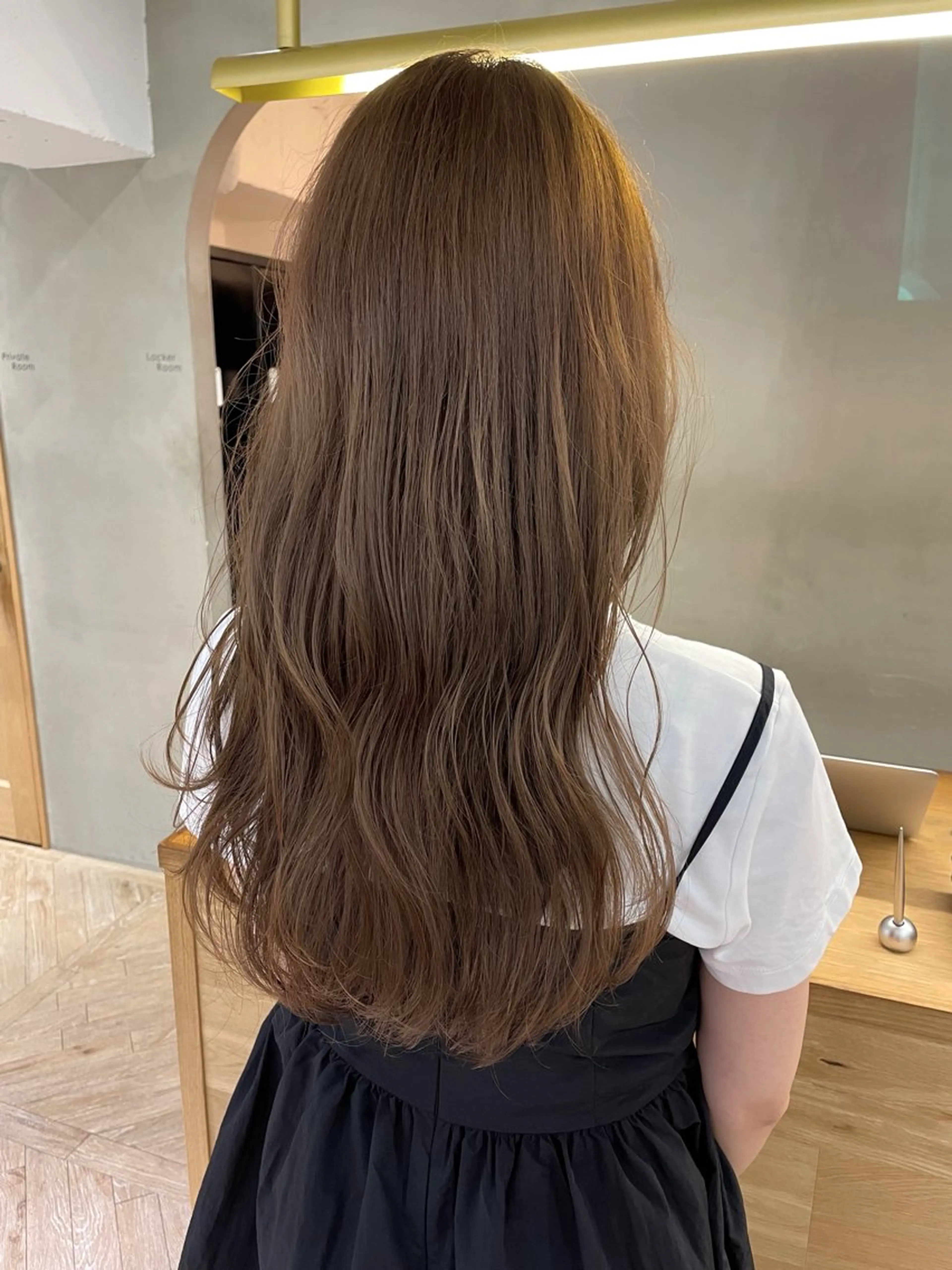 ロング カラー ベージュカラー 透明感カラー イルミナカラー LOREN/ miuのヘアスタイル
