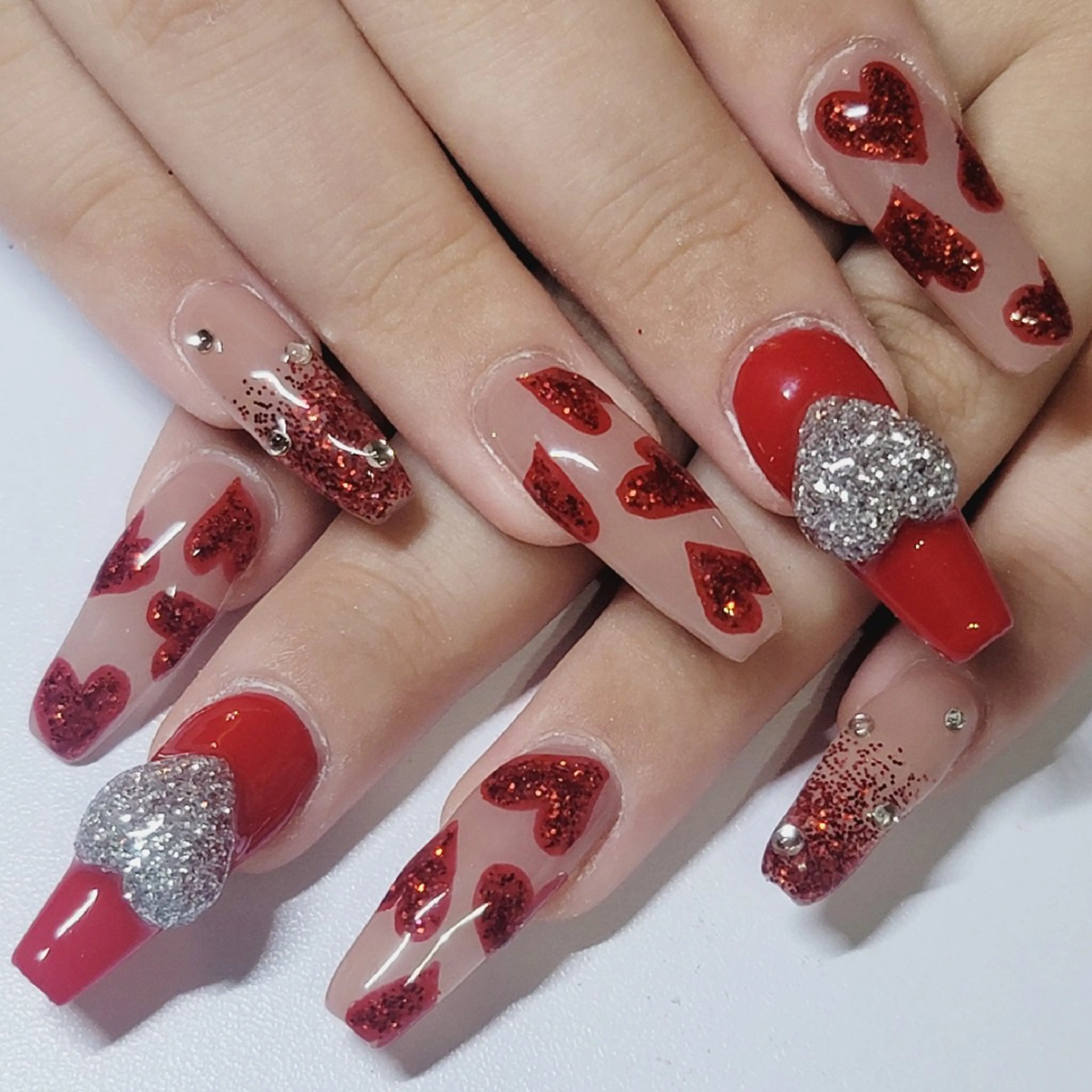 ネイル グラデーション ハート ラメ(グリッター) 赤色 ハンドネイル よしだ ひろきのネイルデザイン