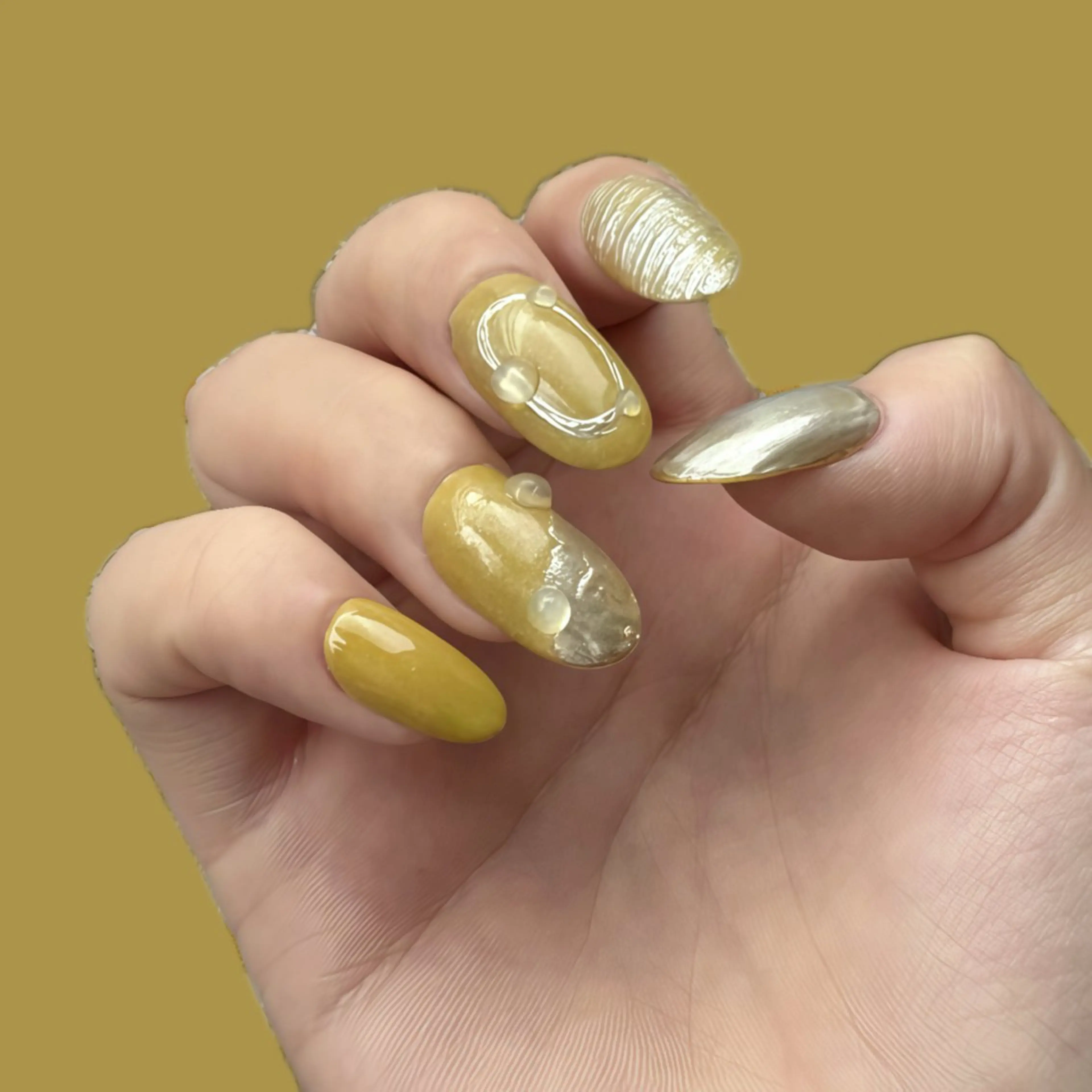 ネイル ミラーネイル ニュアンスネイル ワンカラーネイル ネイルサロン /しあわせたいむ🌱のネイルデザイン