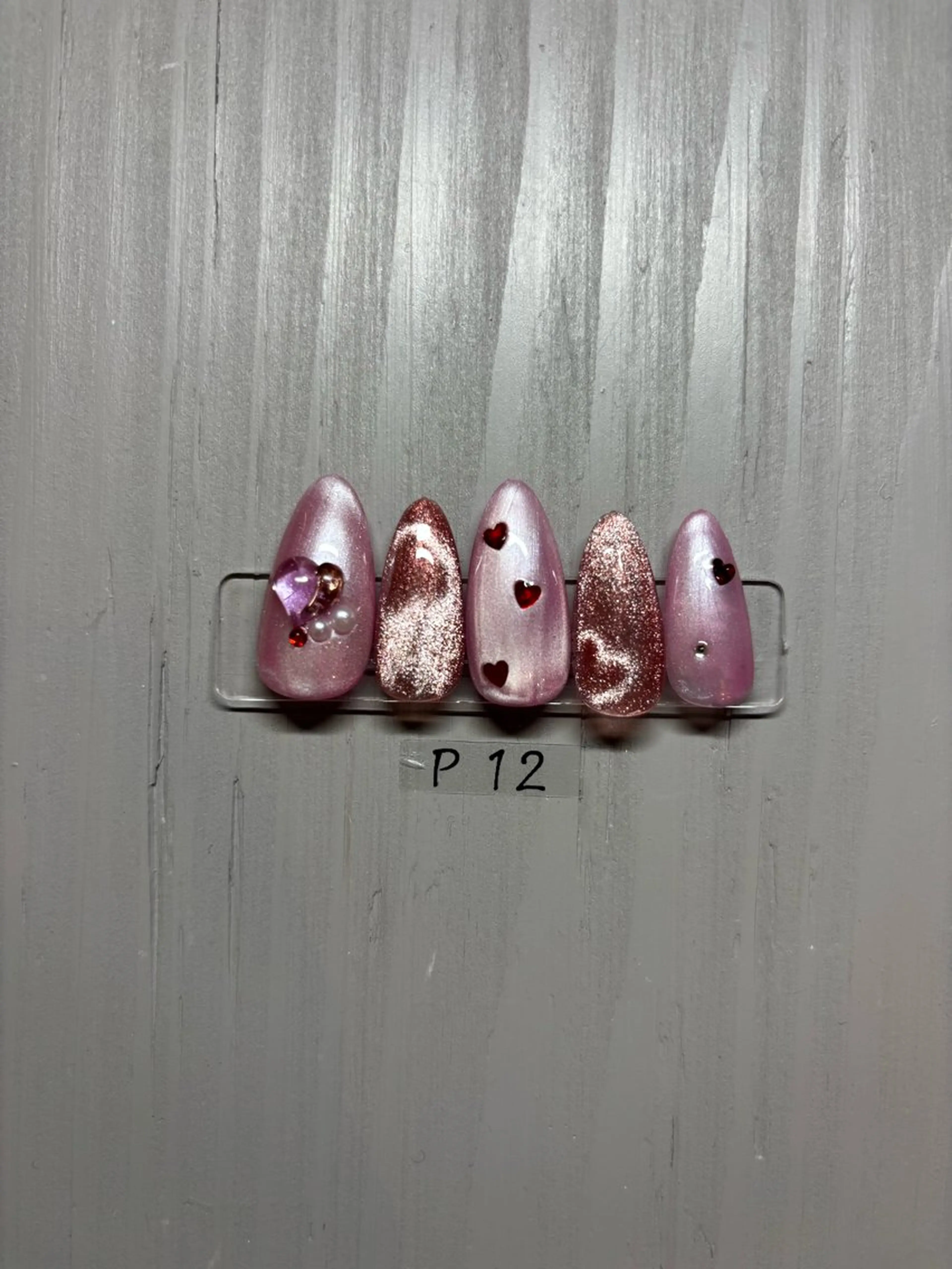 プレミアムデザインネイルP12(オフ込み)の写真