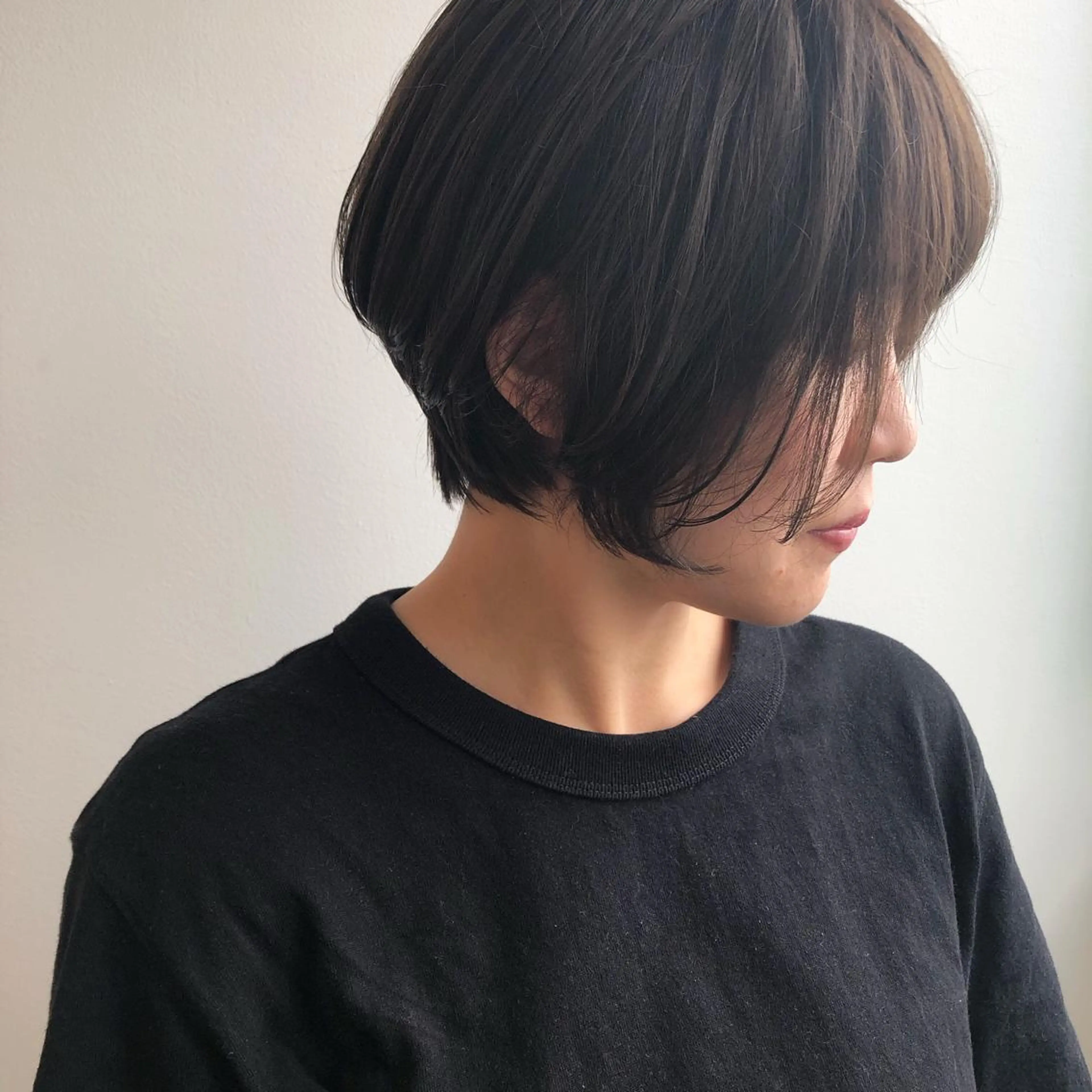 ショート カラー パーマ ハンサムショート グレージュ ショートヘア ニュアンスパーマ mano+所属・haruka 🐈のネイルデザイン