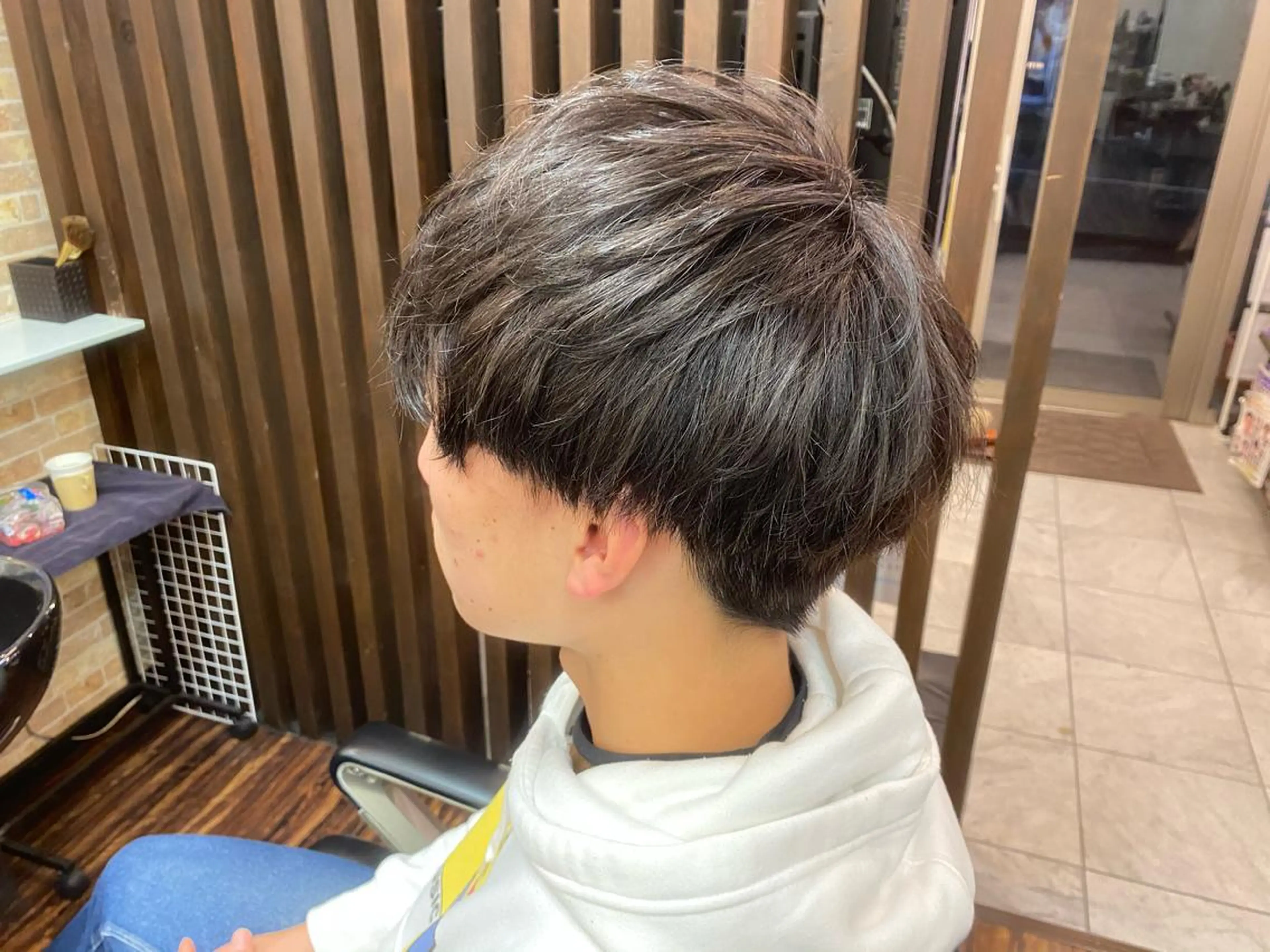 ショート カラー ハイトーンカラー ファミリーサロンフレッシュ所属・山口 拓己のヘアスタイル