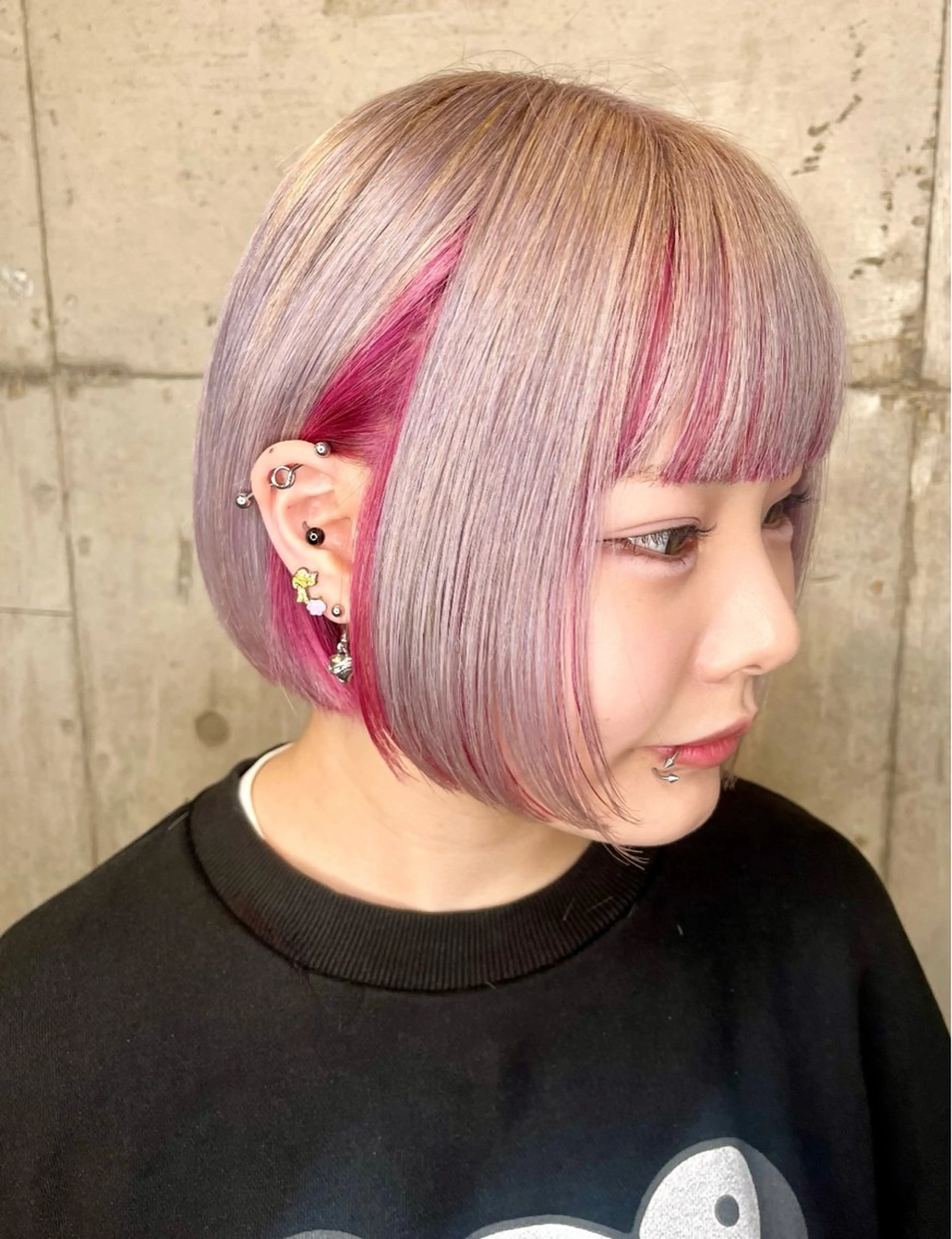 ミディアム カラー インナーカラー ボブ ヘアカラー 派手髪デザインカラー ヒロカのヘアスタイル