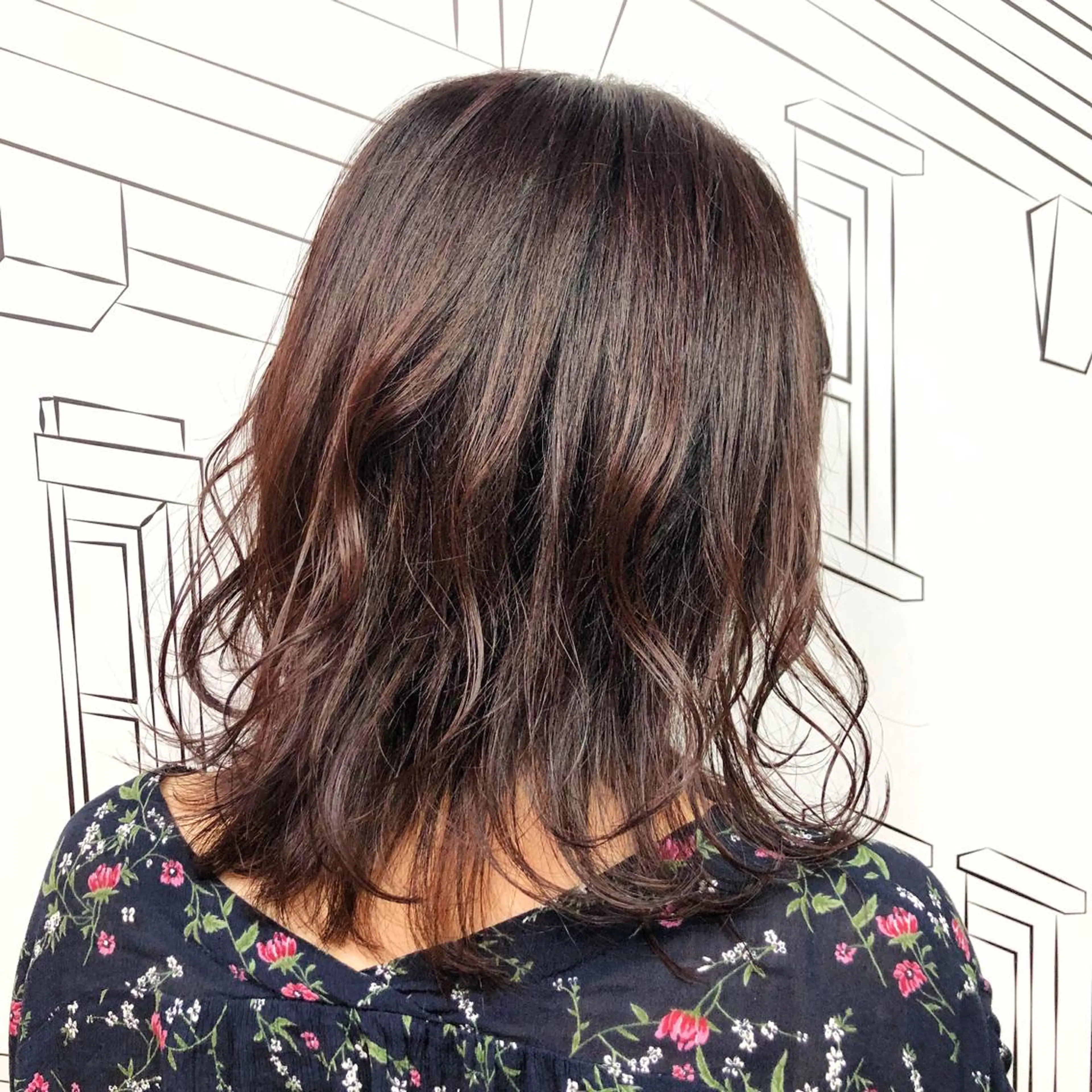 ミディアム カラー イルミナカラー TOMOKA 艶髪/透明感カラーのヘアスタイル