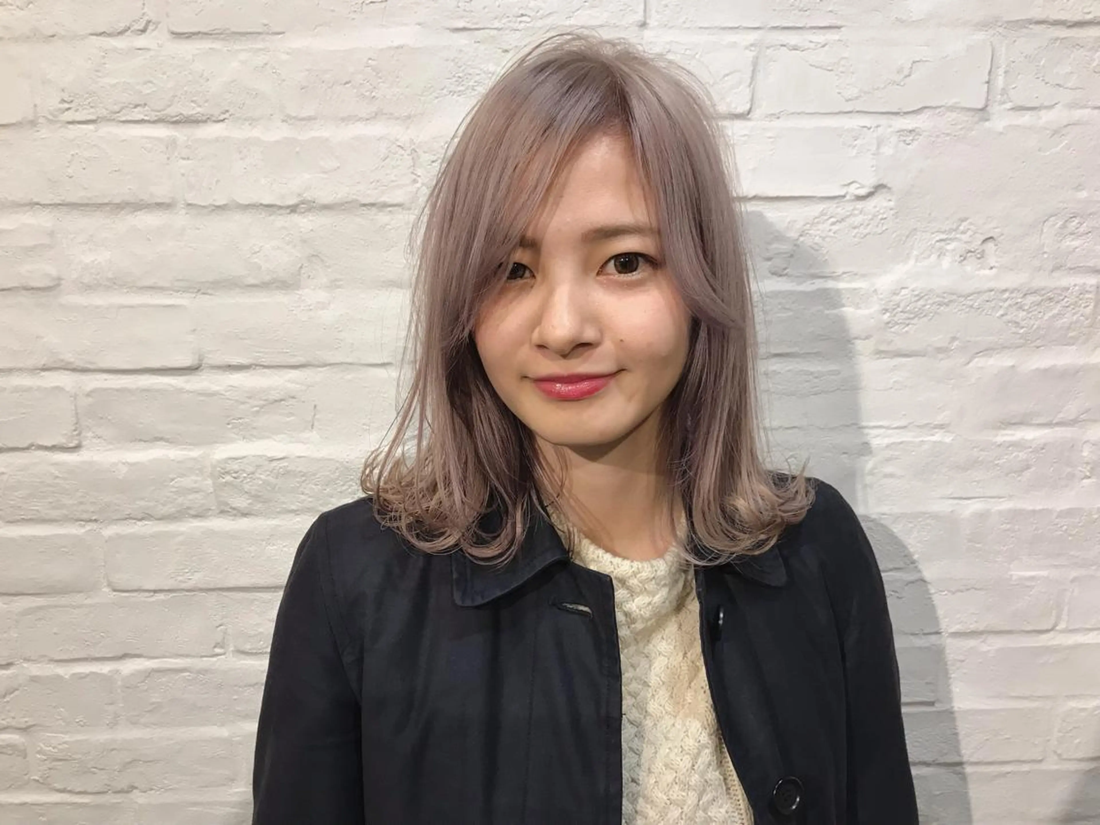 セミロング カラー セミロングパーマ ブリーチ ハイライトカラー ハイトーンカラー ハイライト ボブ　ショート 特化 迫田紘史のヘアスタイル