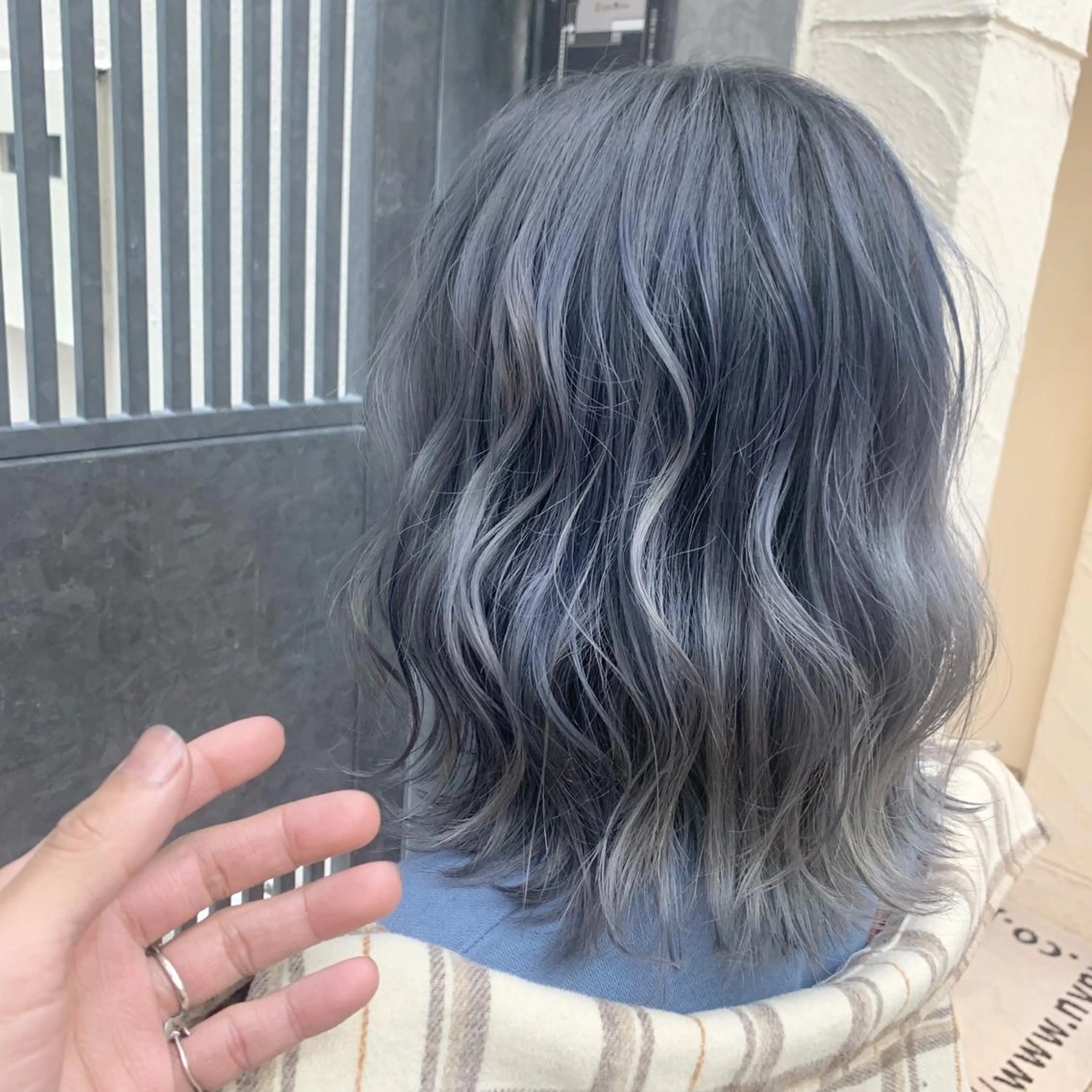 ミディアム 艶髪 森田/嵩士のヘアスタイル