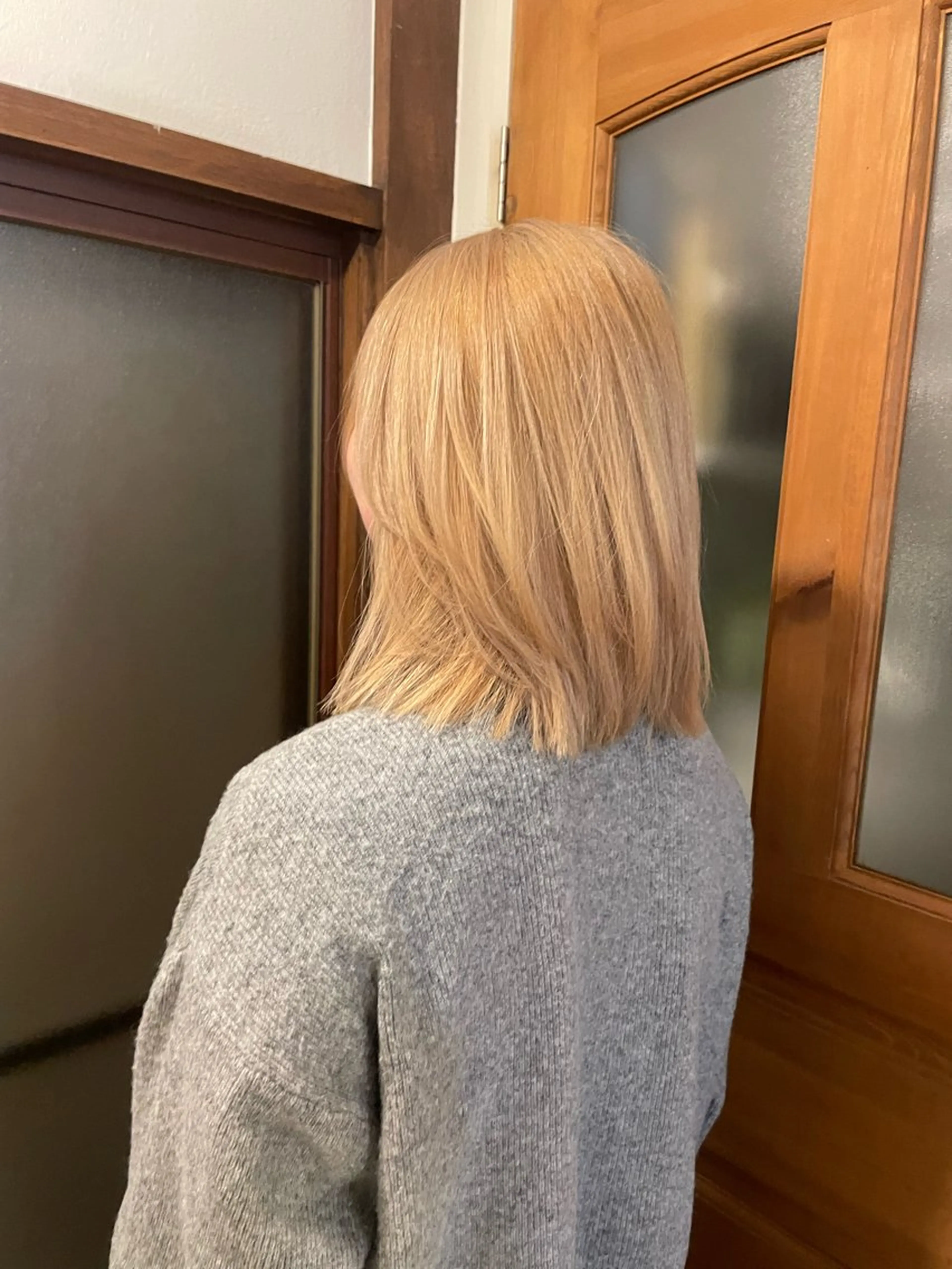 ミディアム カラー ベージュカラー ミルクティーベージュ momoka ［pejite]のヘアスタイル