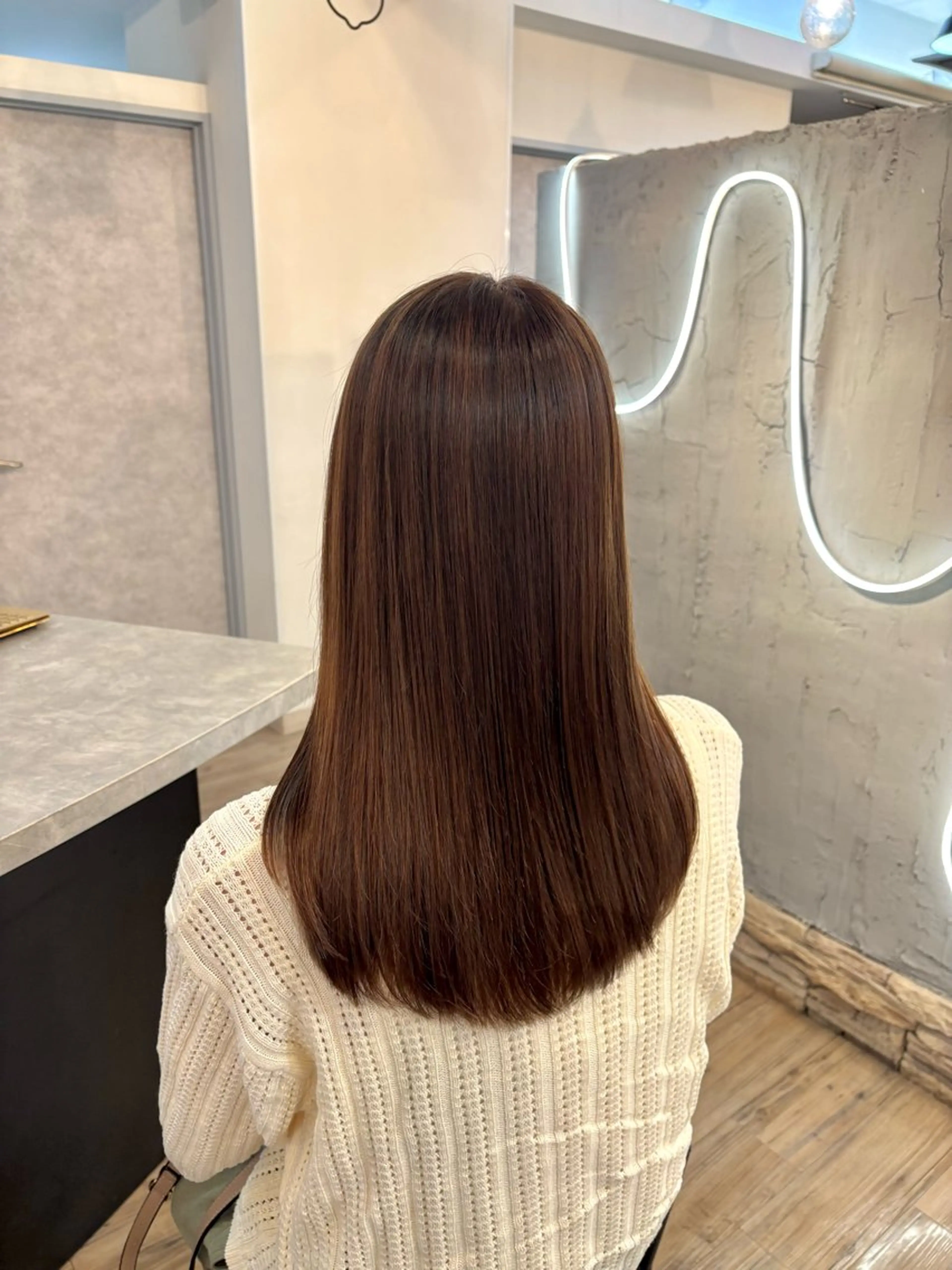 セミロング パーマ カット ヘアカラー 縮毛矯正 VISAGE ba.sk 金子詩帆のヘアスタイル