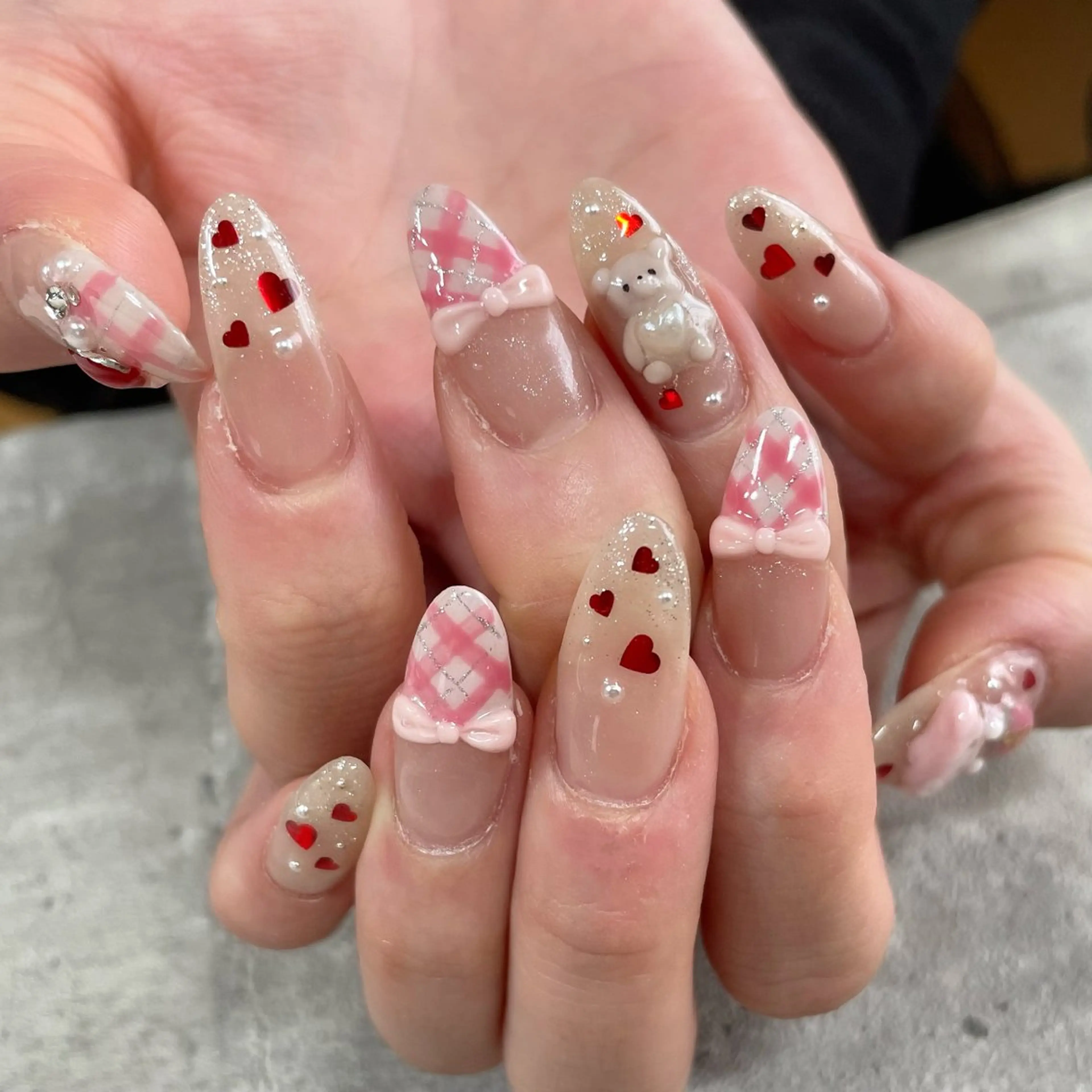 ネイル リボン 東 千夏のネイルデザイン