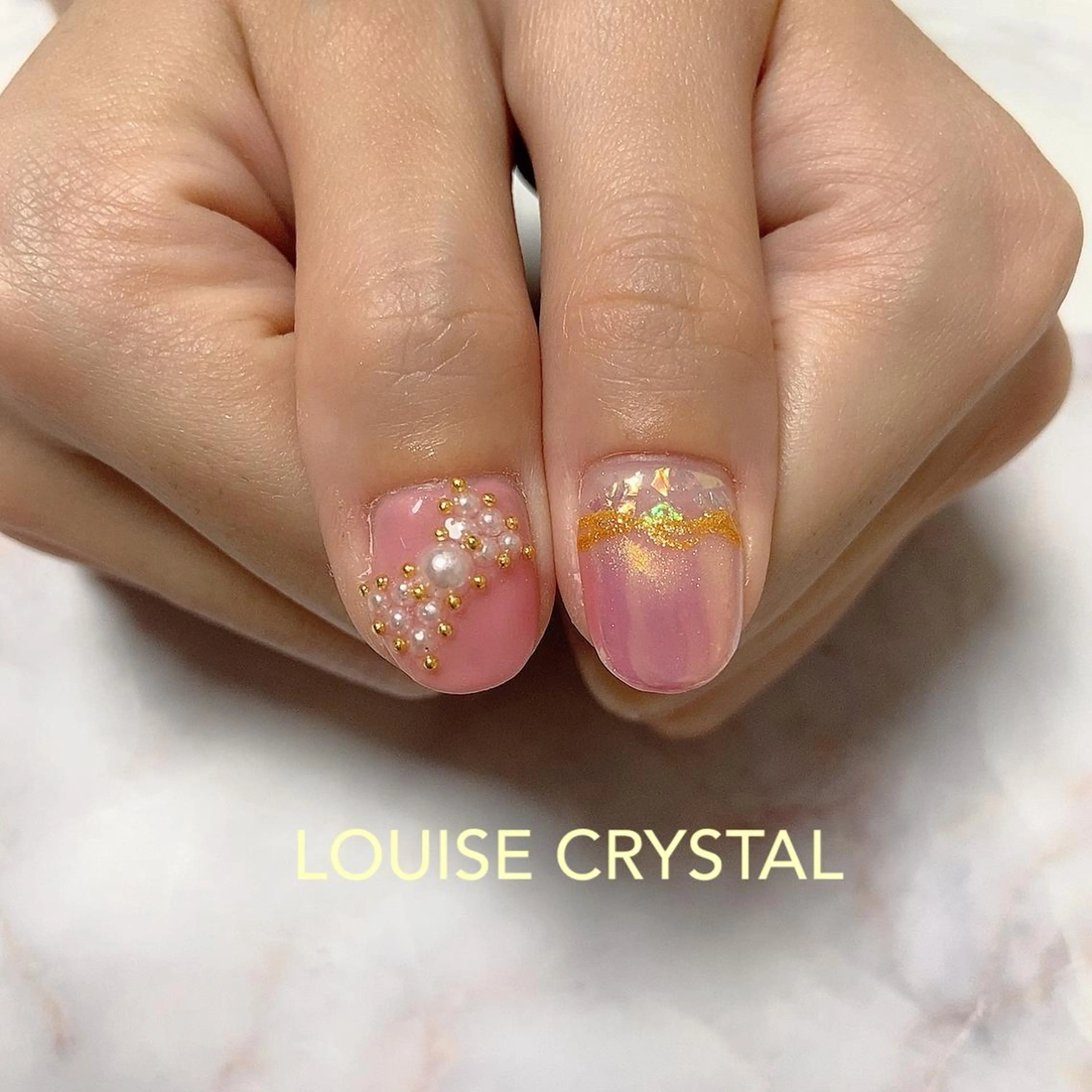 ネイル ハンドネイル LOUISE CRYSTALのネイルデザイン