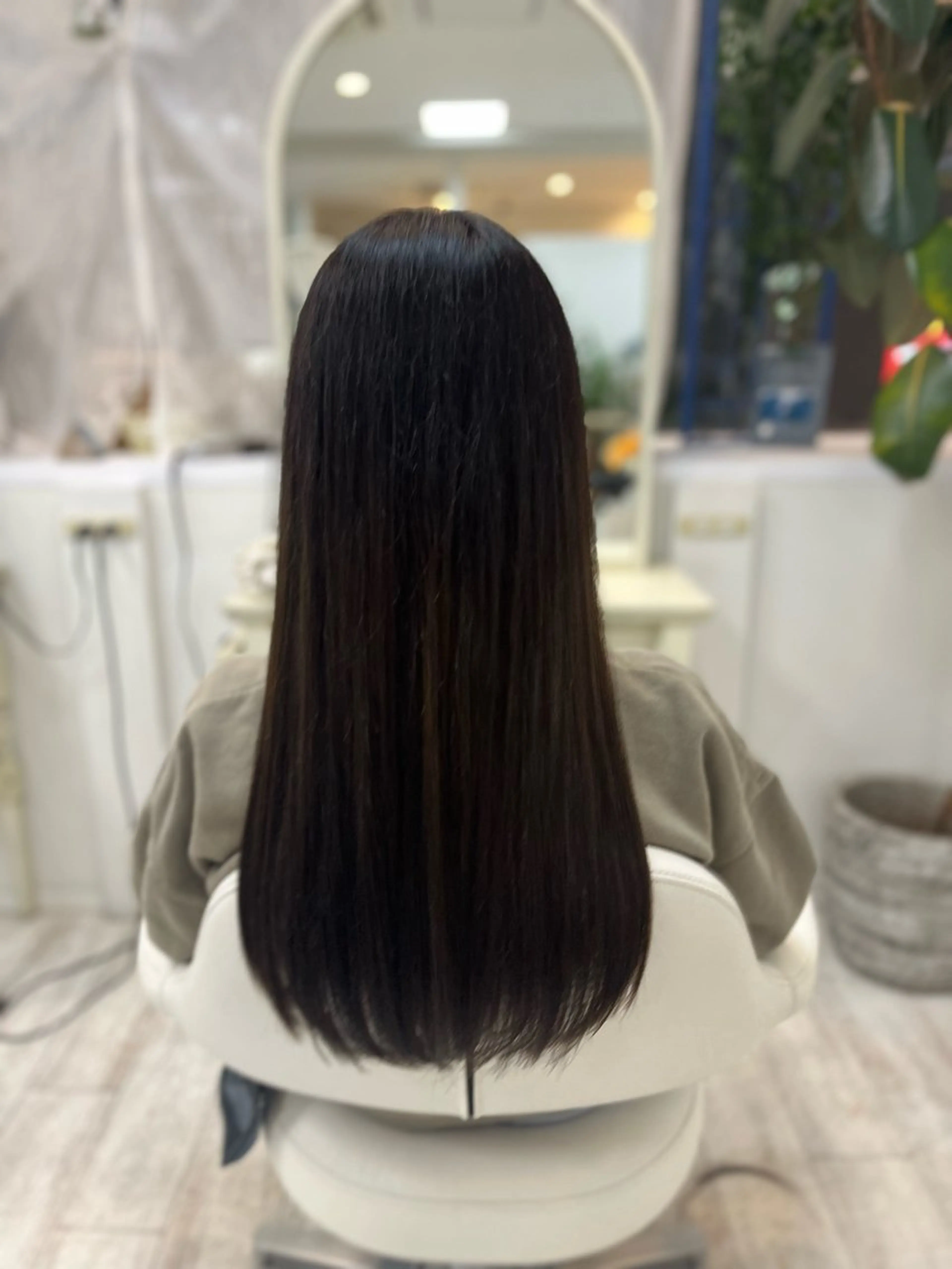 ロング 岡崎 嶺のヘアスタイル