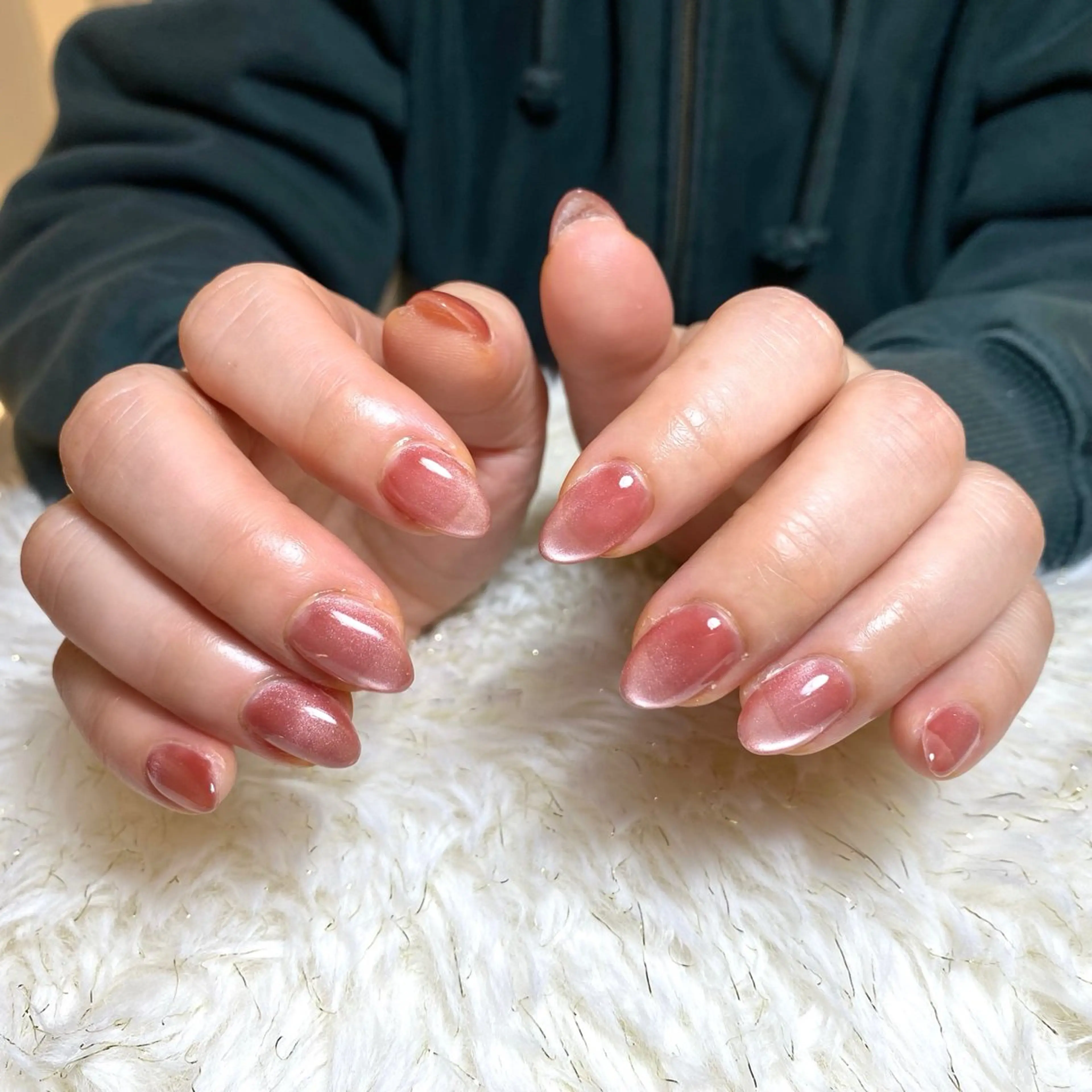 ネイル 赤色 冬ネイル クリスマス ハンドネイル Yu-Ri (ゆうり)のネイルデザイン