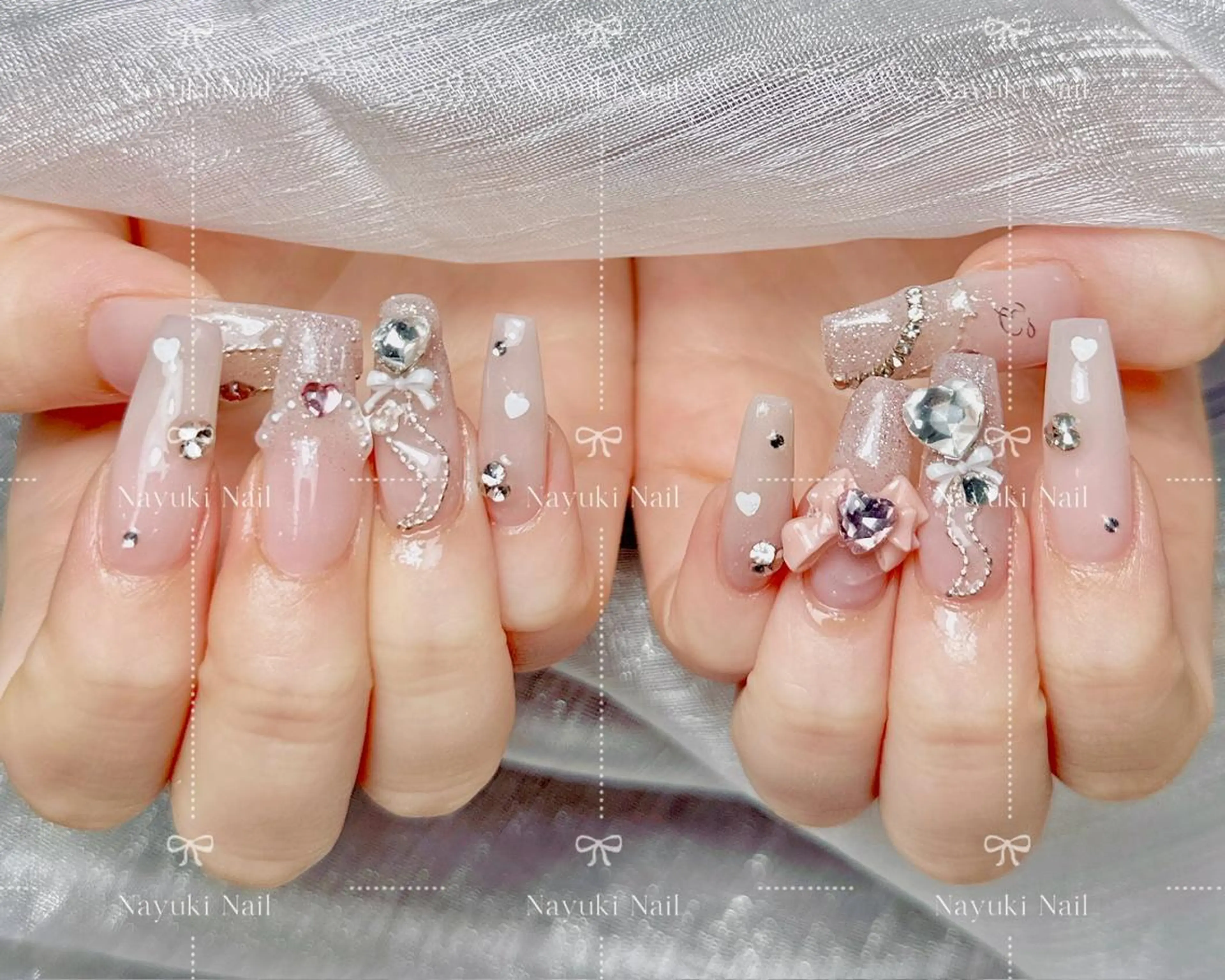 ネイル 🦋 Queenieのネイルデザイン