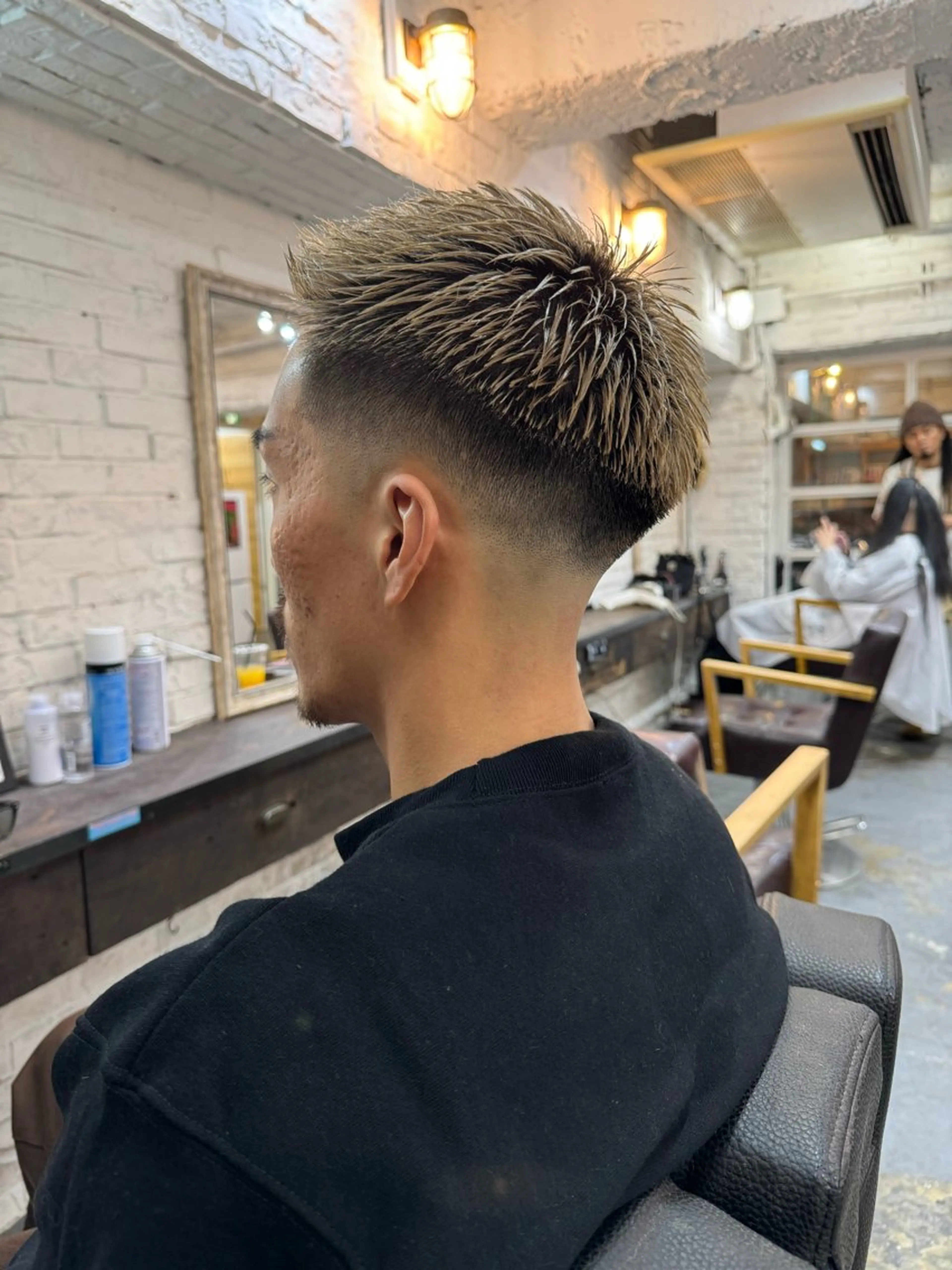 ショート メンズ センターパート ダウンパーマ フェードカット メンズハイライト メンズパーマ カット トリートメント 💈メンズ特化💈 TASUKUのヘアスタイル