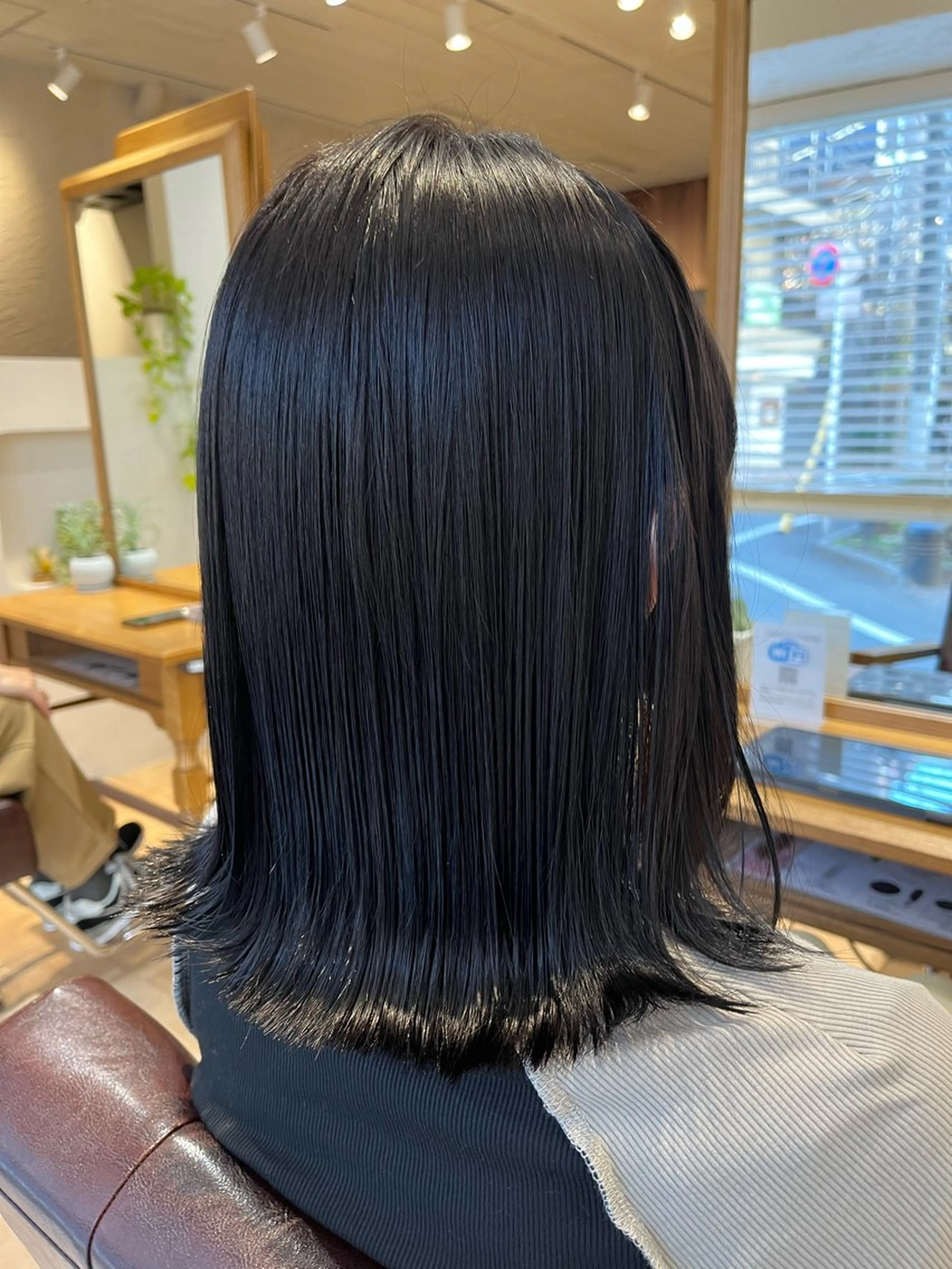 ミディアム カラー 黒髪 ボブ 外ハネヘア カット ヘアカラー トリートメント 🌈透明感カラー🌈 🌟吉田祐介🌟のヘアスタイル