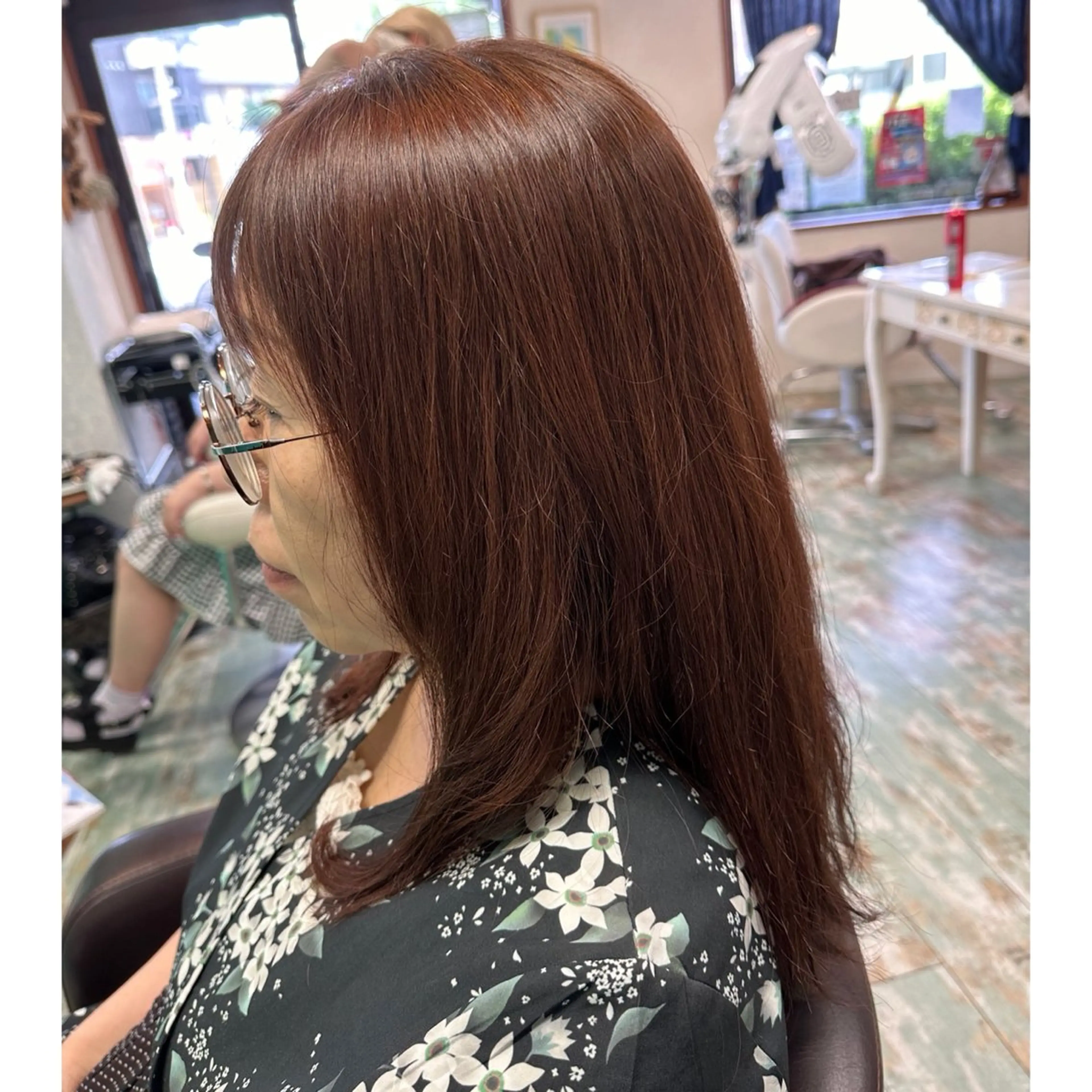 セミロング 三原 友美のヘアスタイル