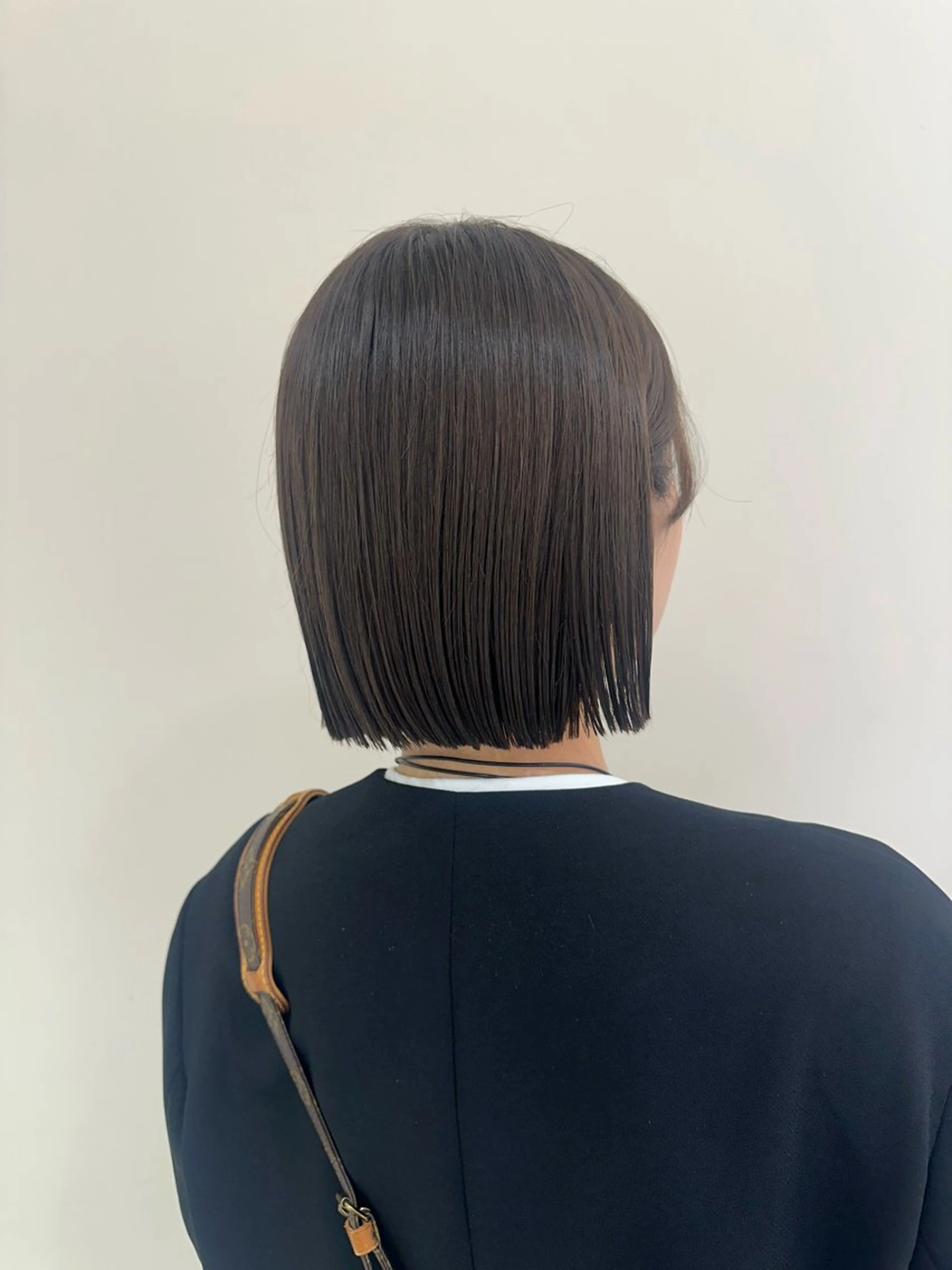 ショート カラー ヘアアレンジ タイトボブ個性派カラ ーAKANEのヘアスタイル