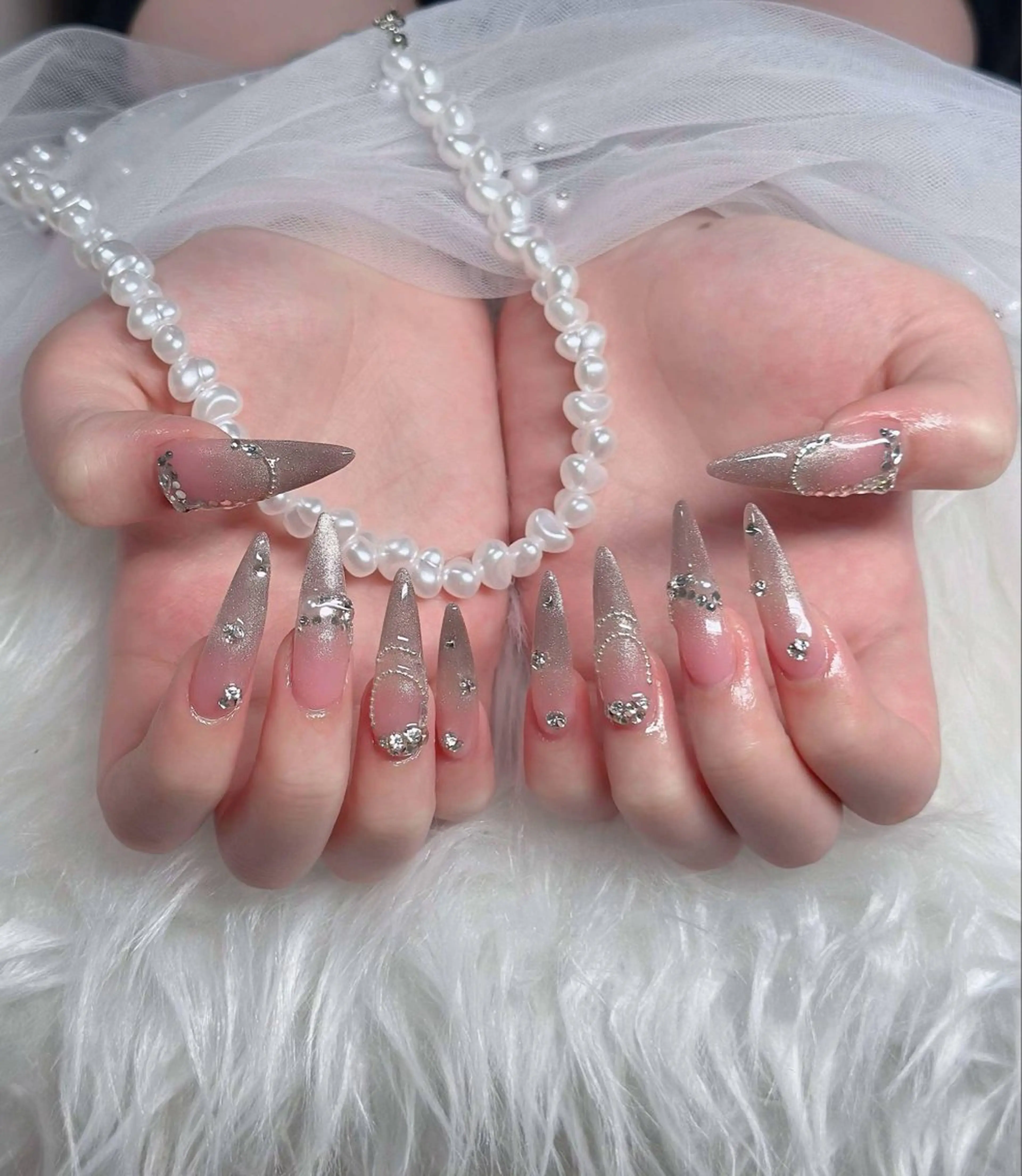 ネイル オーロラネイル フレンチネイル ジェルネイル ハロウィン キラキラネイル ハンドネイル H.baby Nail Salonのネイルデザイン