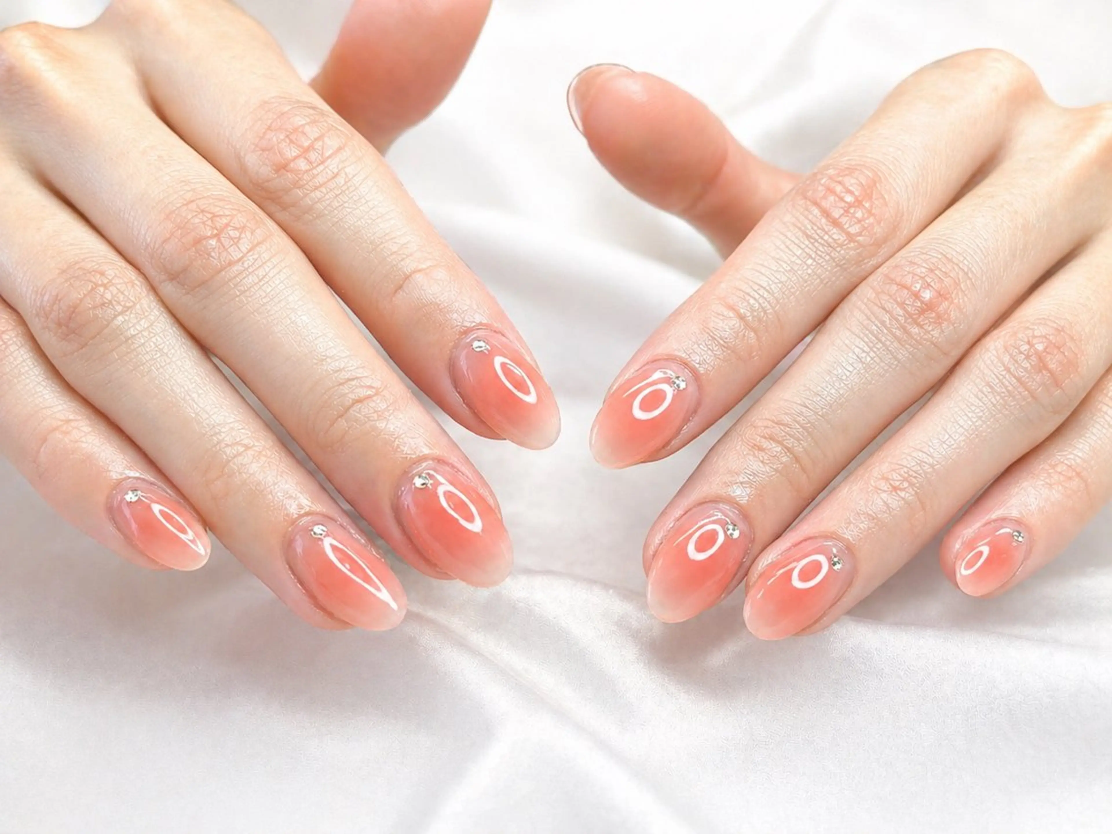 ネイル オーロラネイル フラッシュネイル フラワーネイル フレンチネイル キラキラネイル ハンドネイル 🌟桜beauty 🌟プロ ネイリストのネイルデザイン